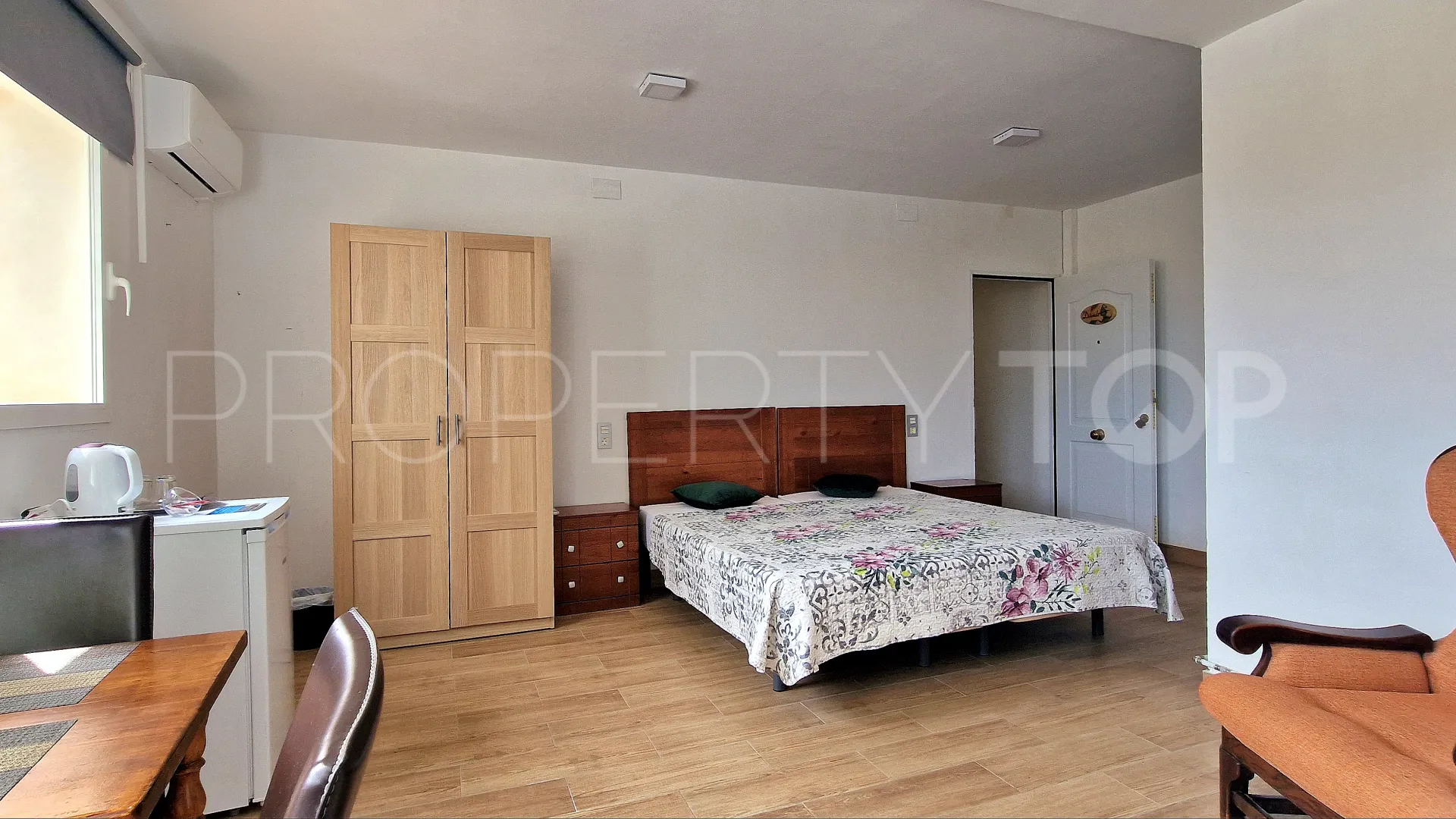 For sale Les Rotes 8 bedrooms commercial premises