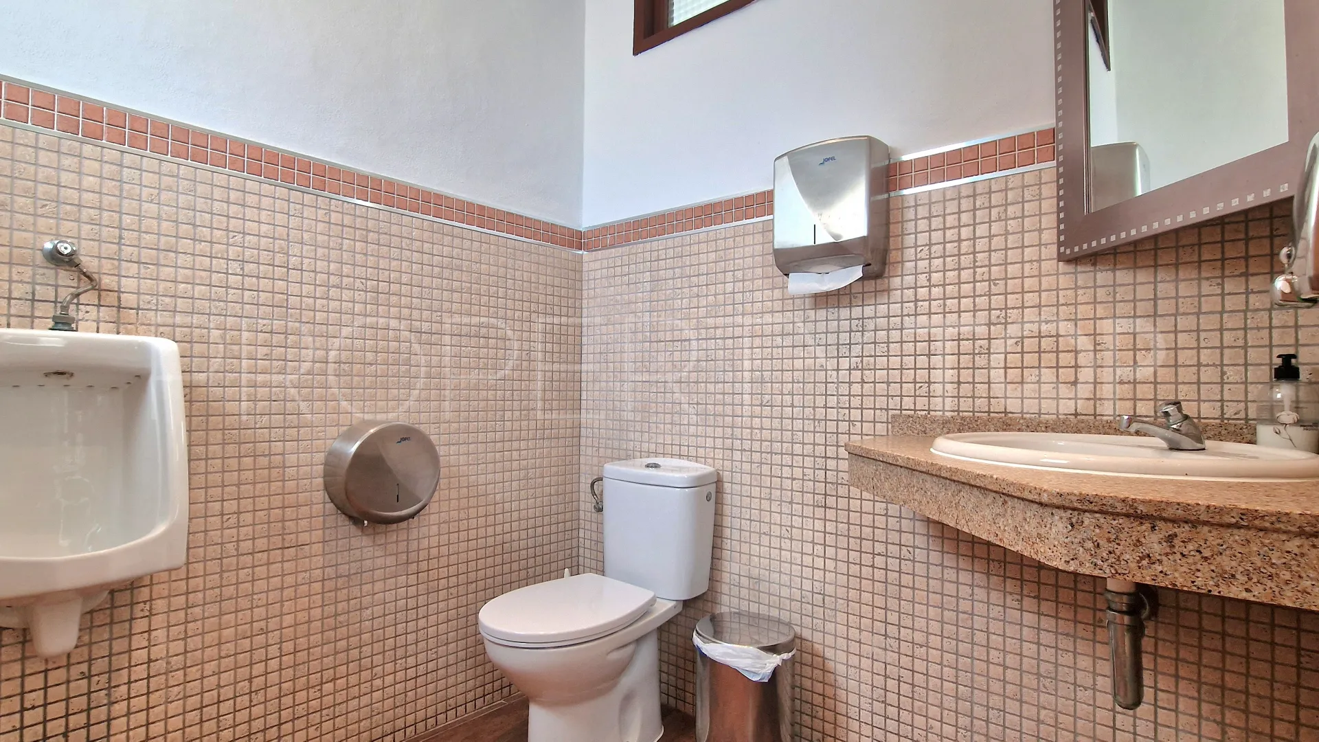 For sale Les Rotes 8 bedrooms commercial premises