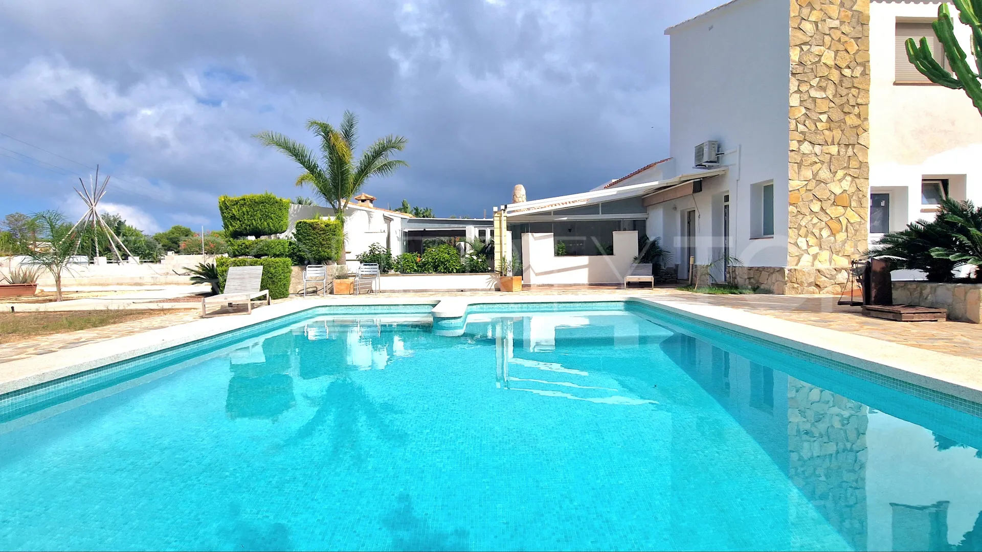 For sale Les Rotes 8 bedrooms commercial premises