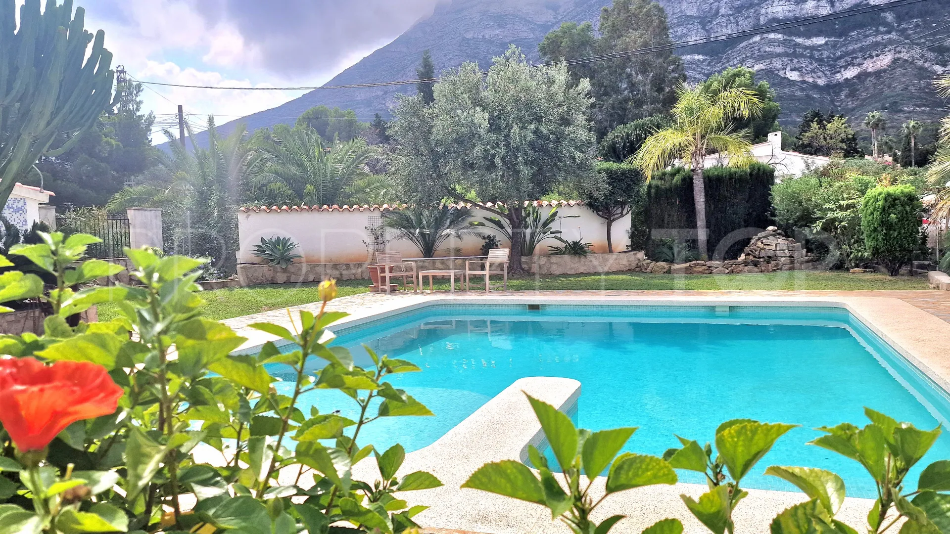 For sale Les Rotes 8 bedrooms commercial premises