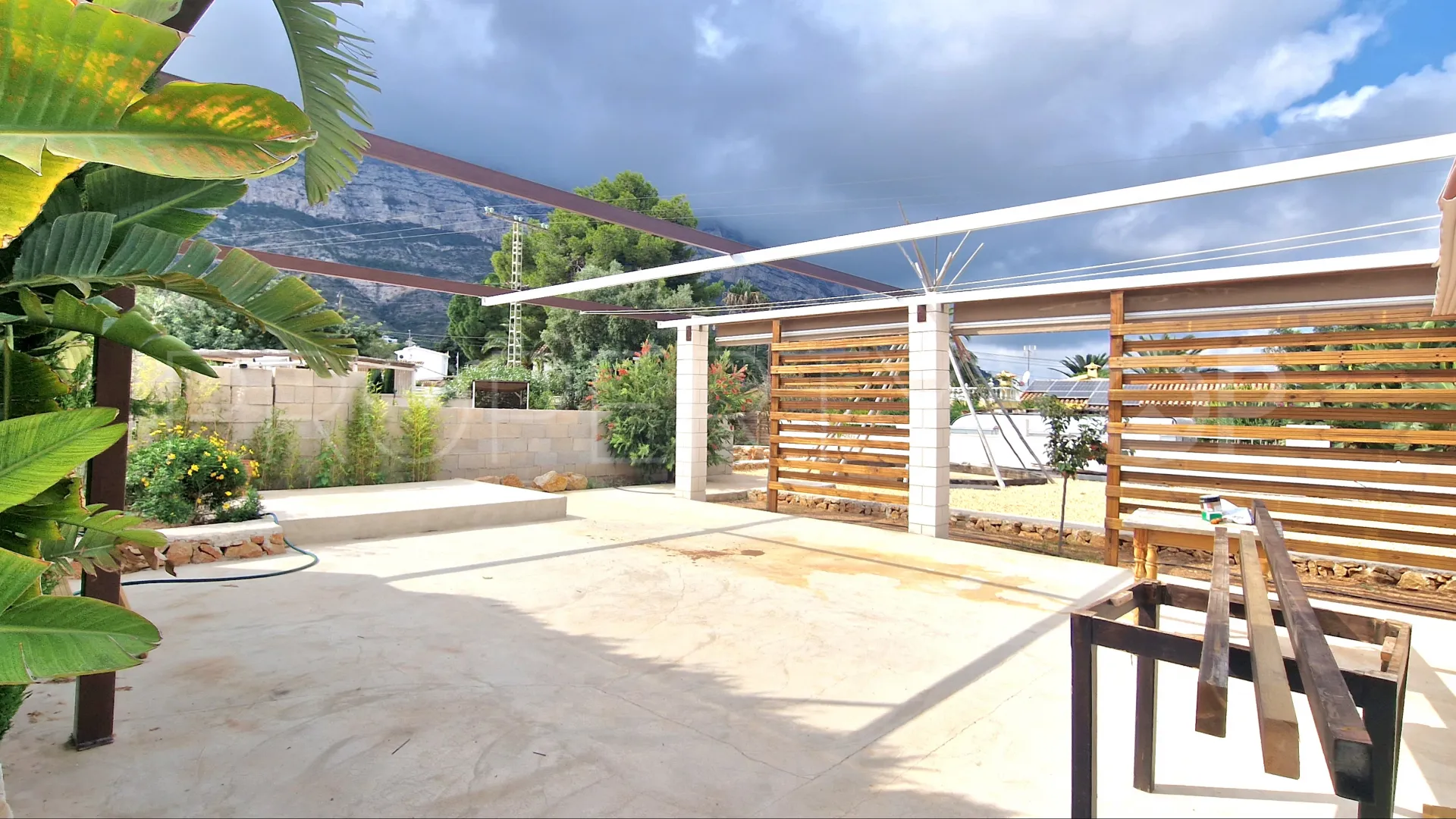 For sale Les Rotes 8 bedrooms commercial premises