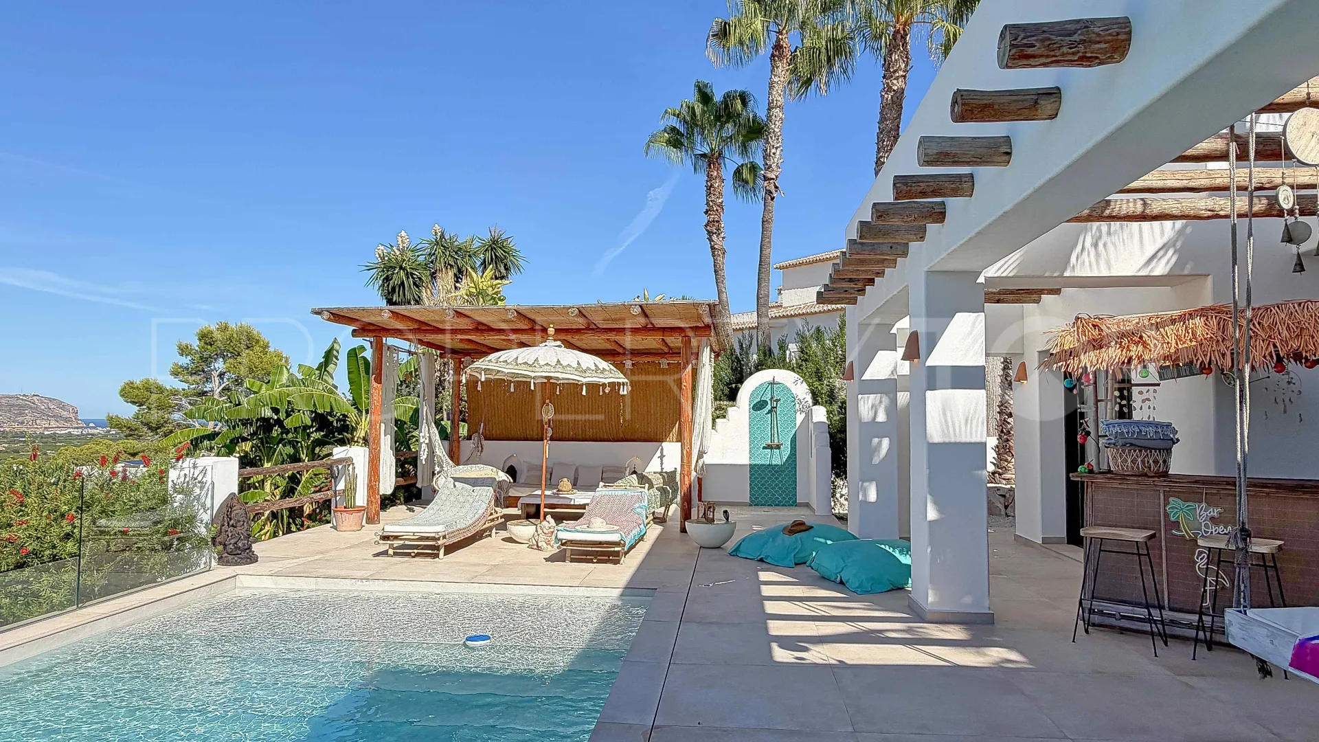 For sale villa in Jávea with 4 bedrooms