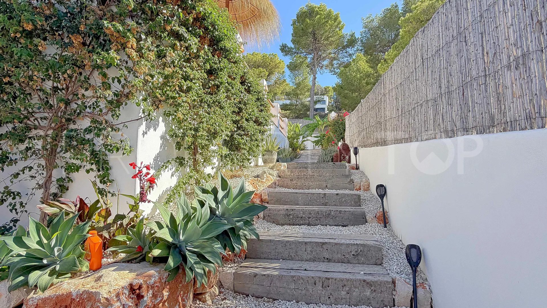 For sale villa in Jávea with 4 bedrooms