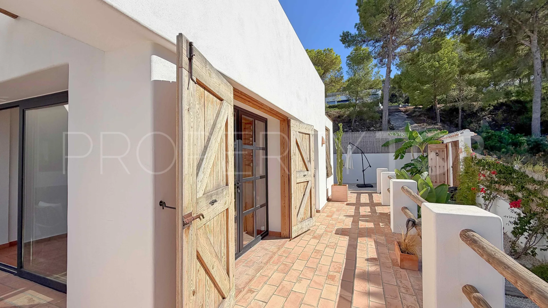 For sale villa in Jávea with 4 bedrooms