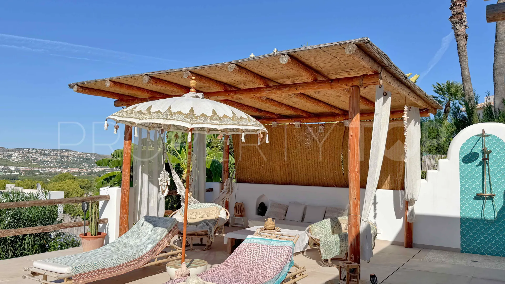 For sale villa in Jávea with 4 bedrooms
