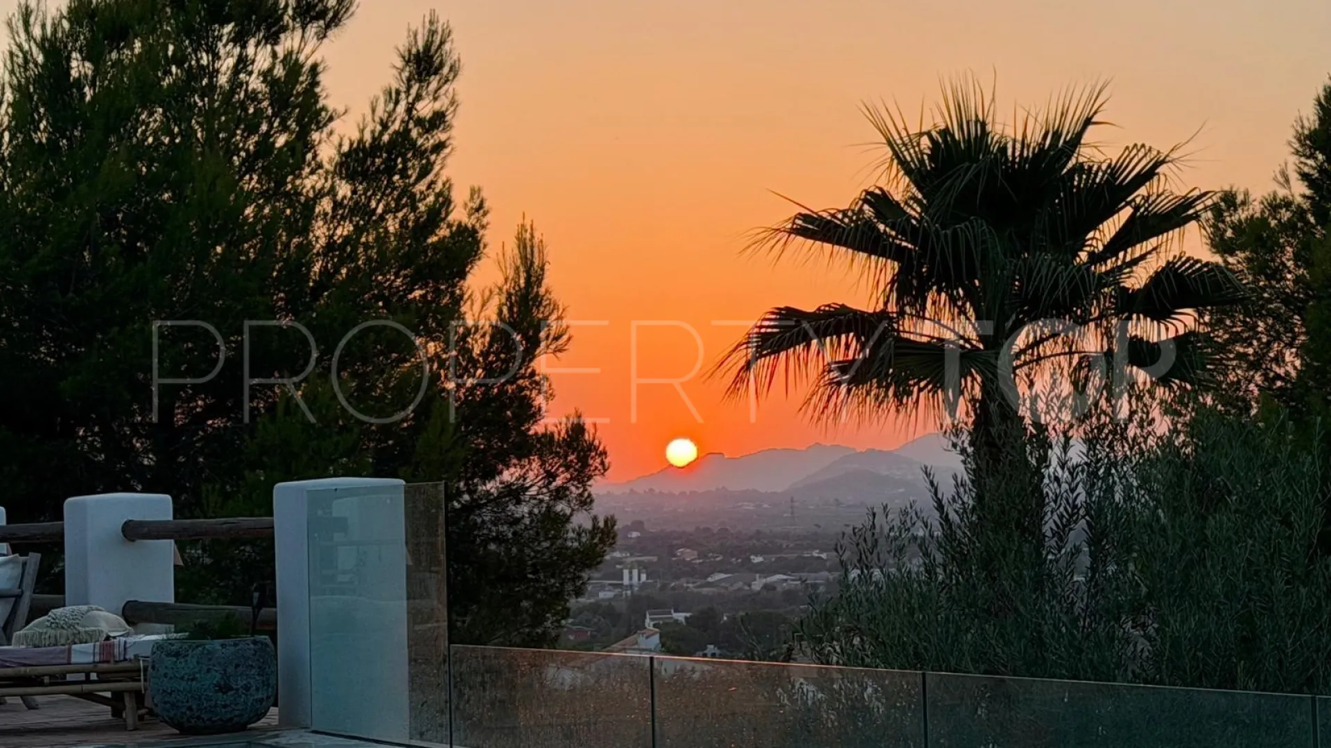 For sale villa in Jávea with 4 bedrooms