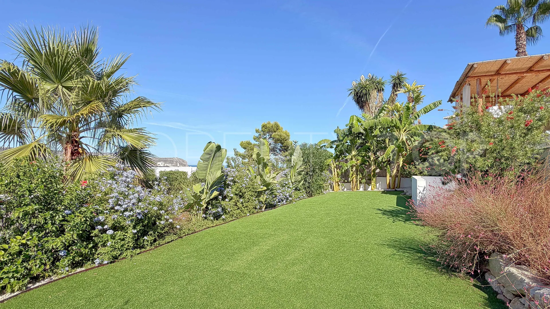 For sale villa in Jávea with 4 bedrooms