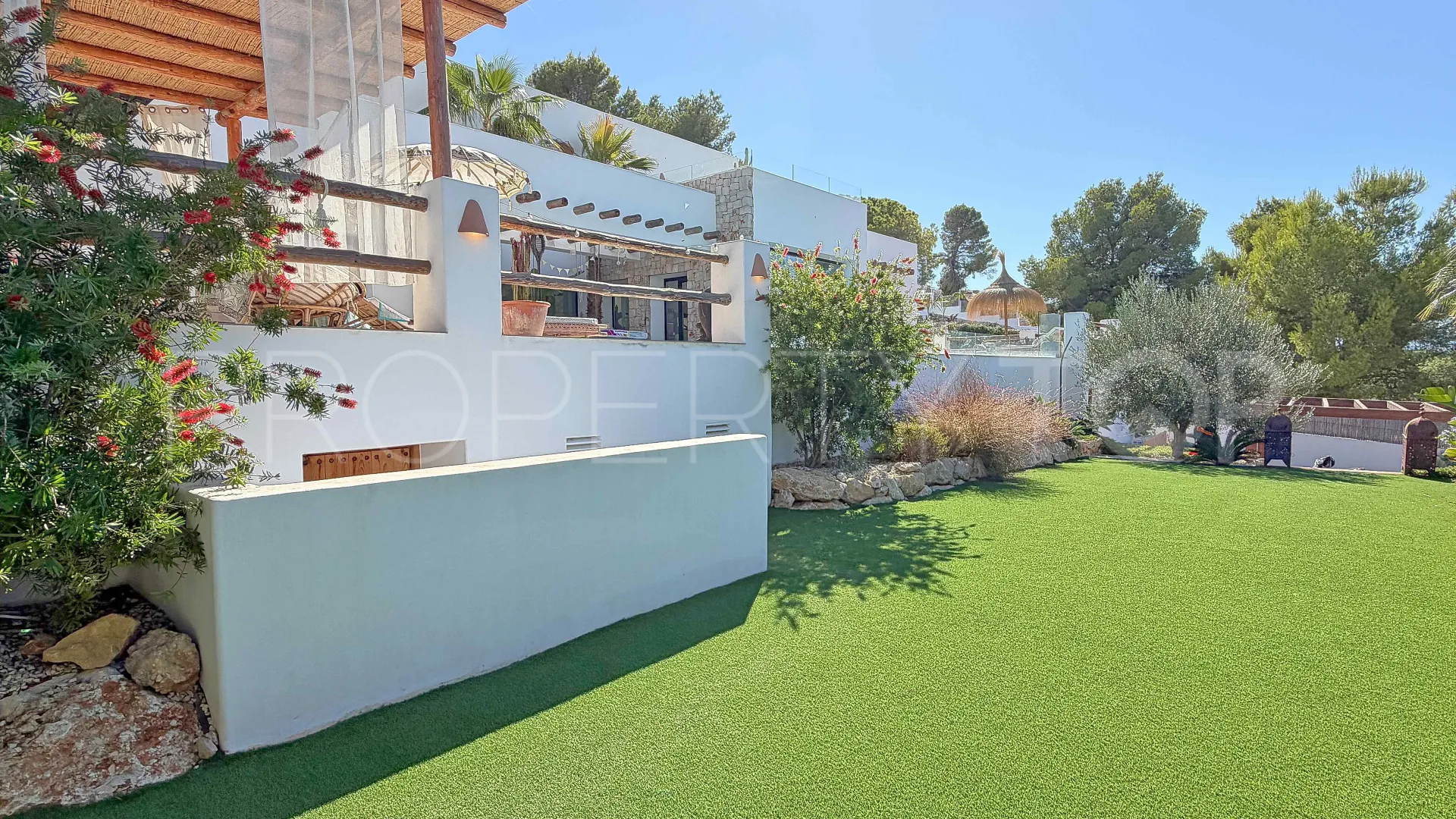 For sale villa in Jávea with 4 bedrooms