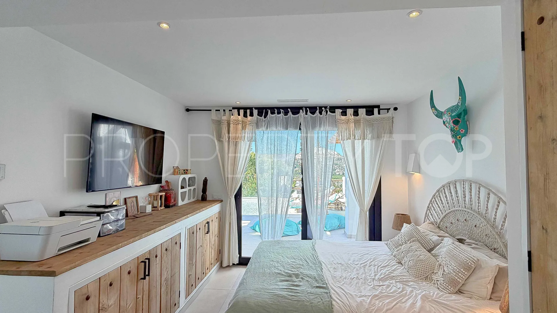 For sale villa in Jávea with 4 bedrooms