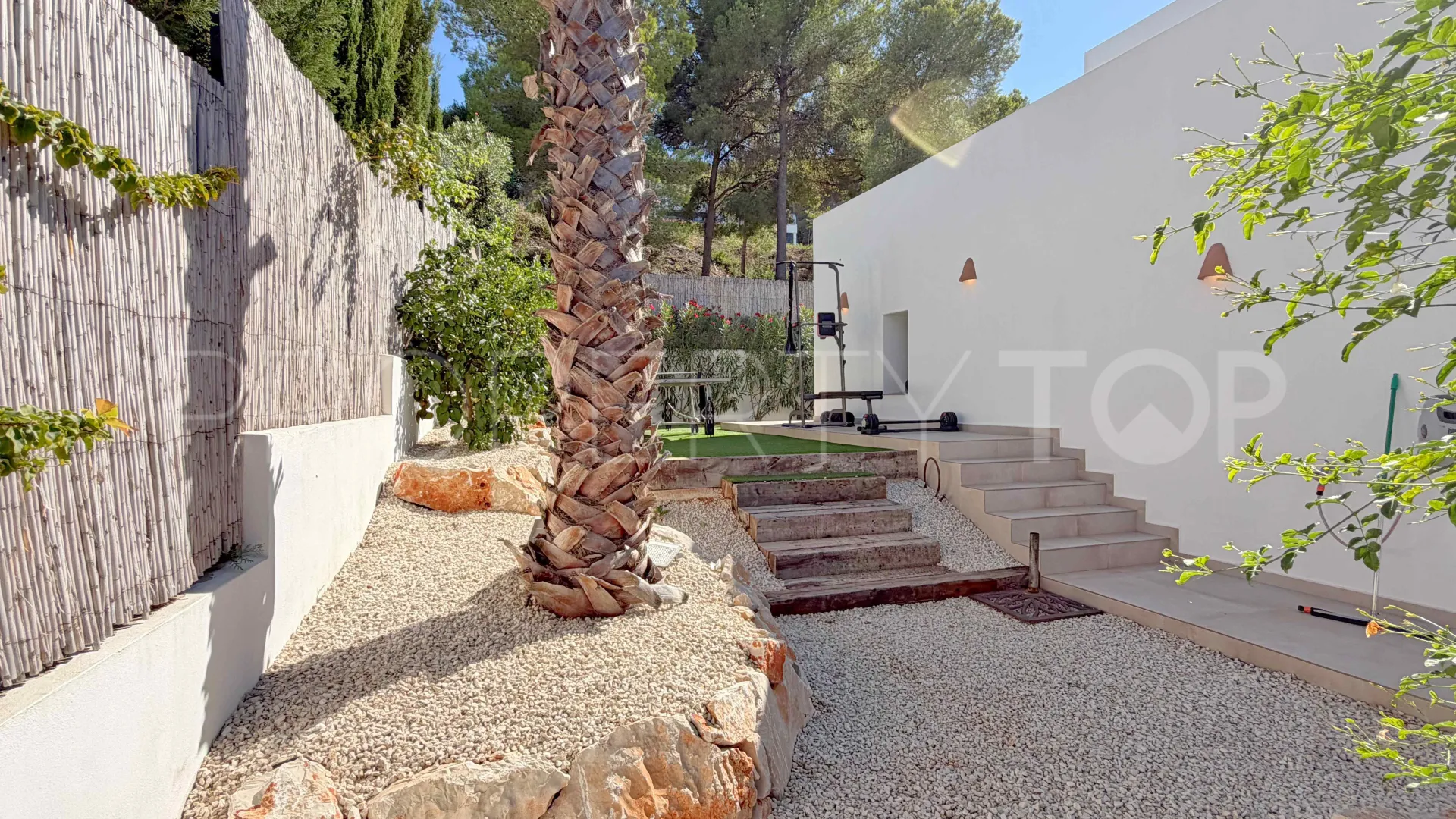 For sale villa in Jávea with 4 bedrooms