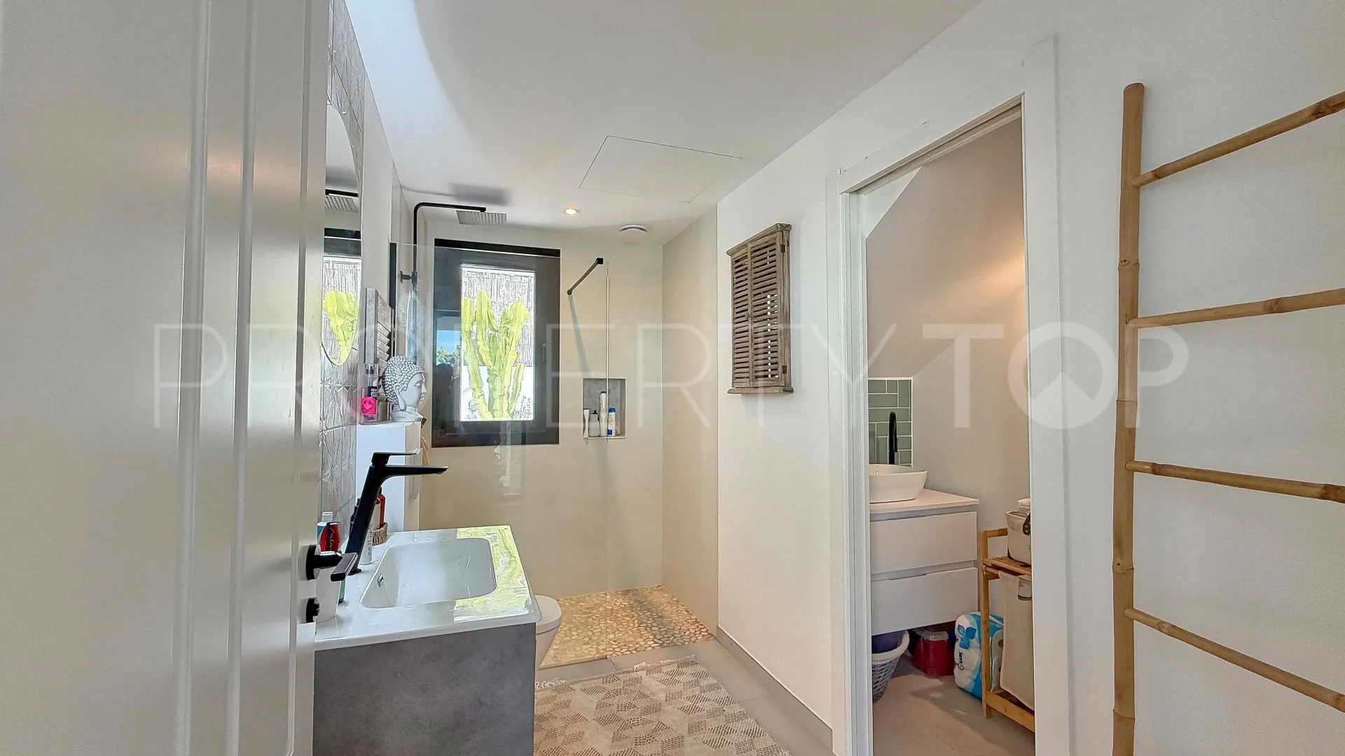 For sale villa in Jávea with 4 bedrooms
