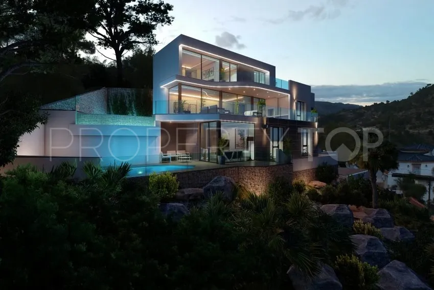 Buy villa in Maryvilla with 5 bedrooms