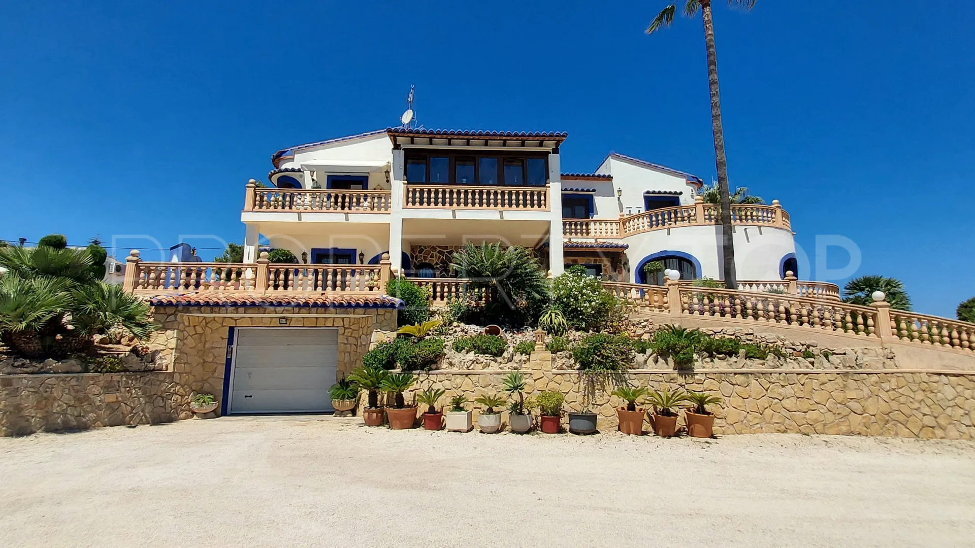 Se vende villa en Benimarco de 7 dormitorios