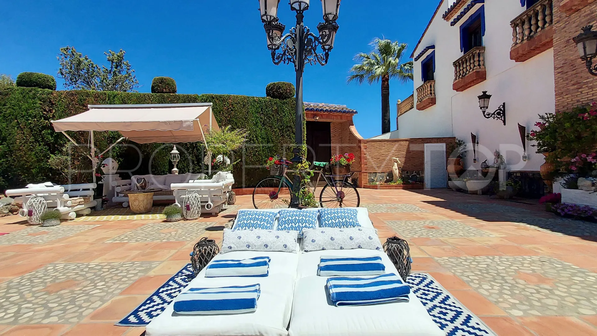 Se vende villa en Benimarco de 7 dormitorios