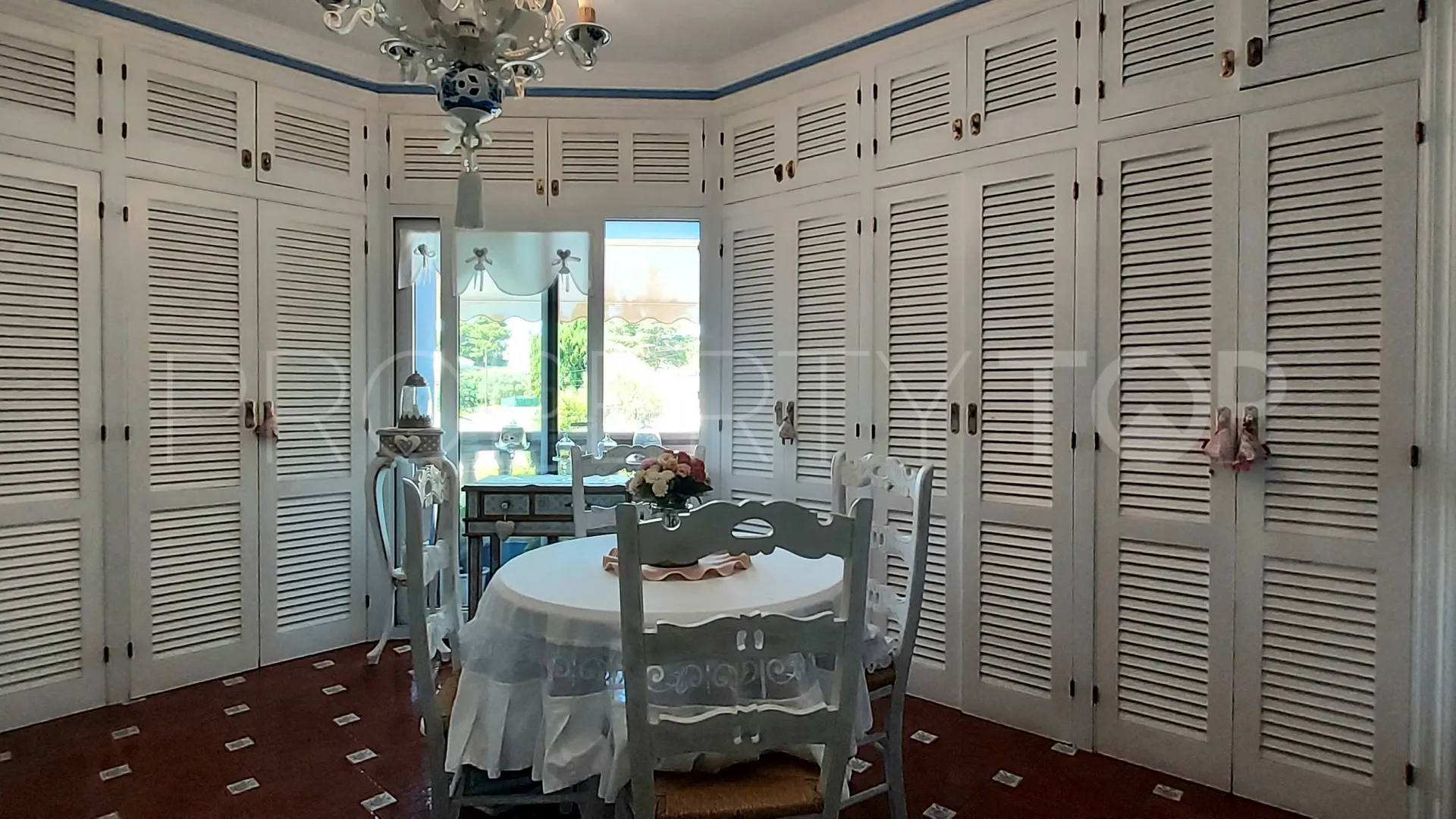 Se vende villa en Benimarco de 7 dormitorios
