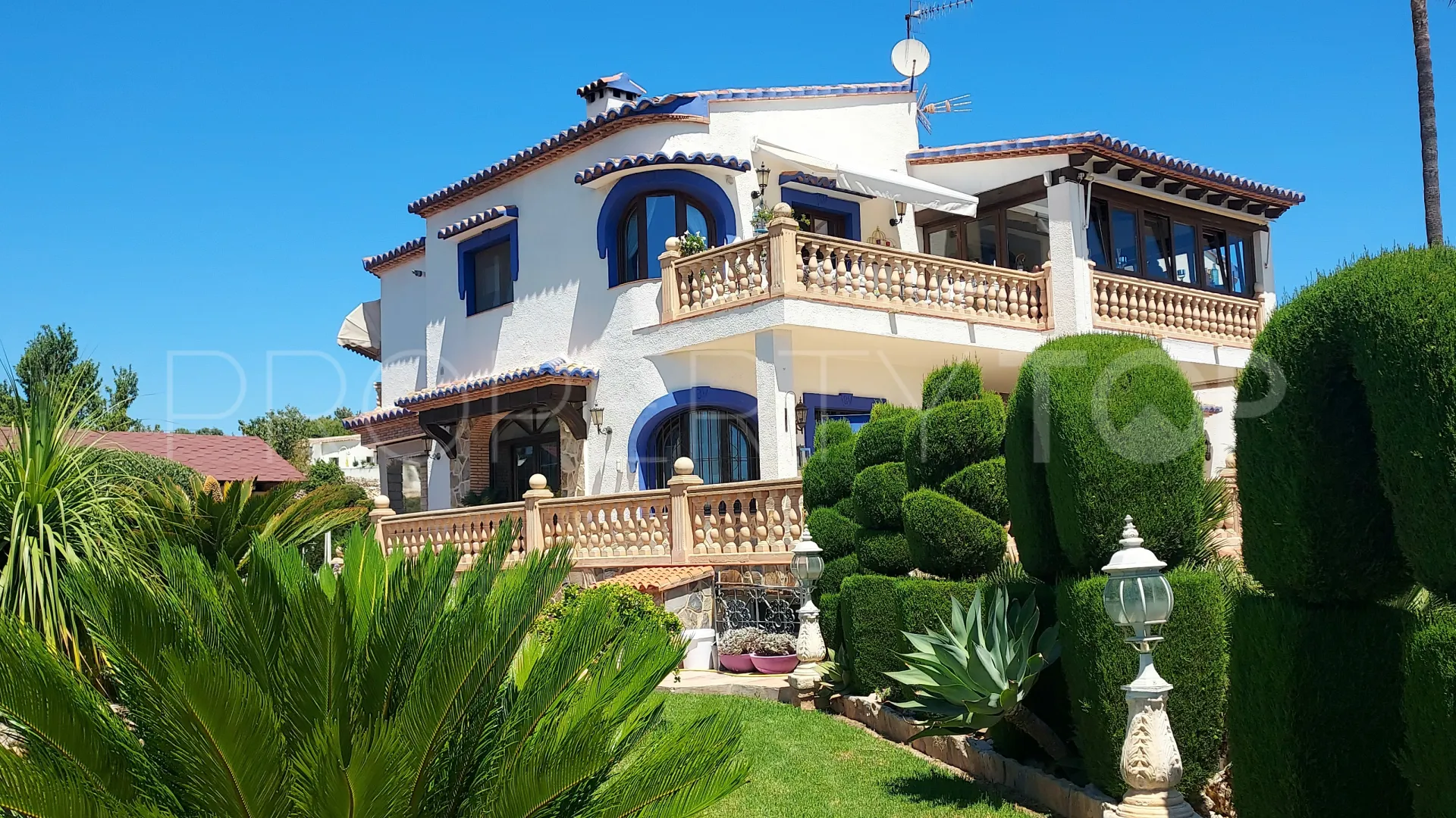 Se vende villa en Benimarco de 7 dormitorios