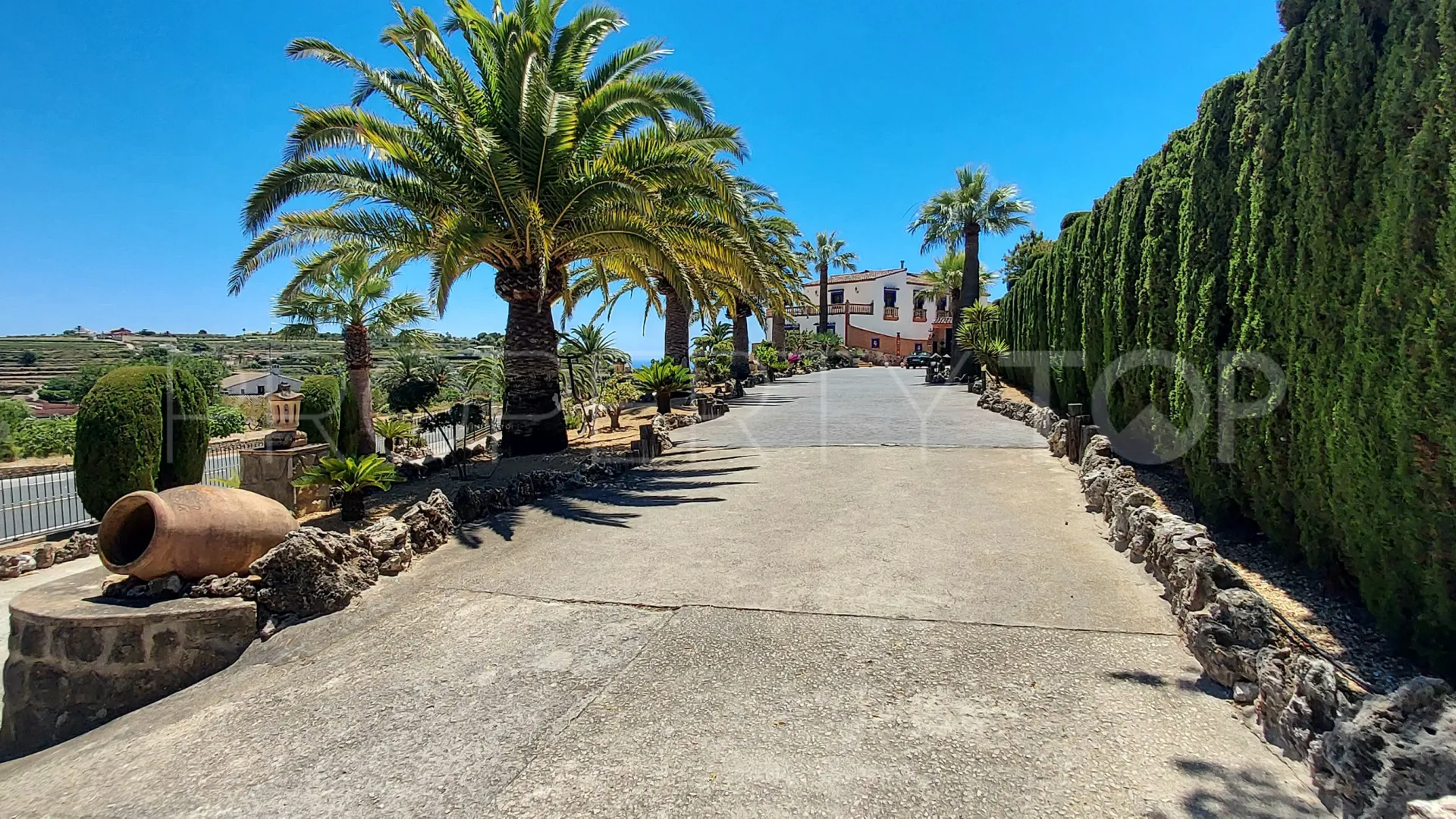 Se vende villa en Benimarco de 7 dormitorios
