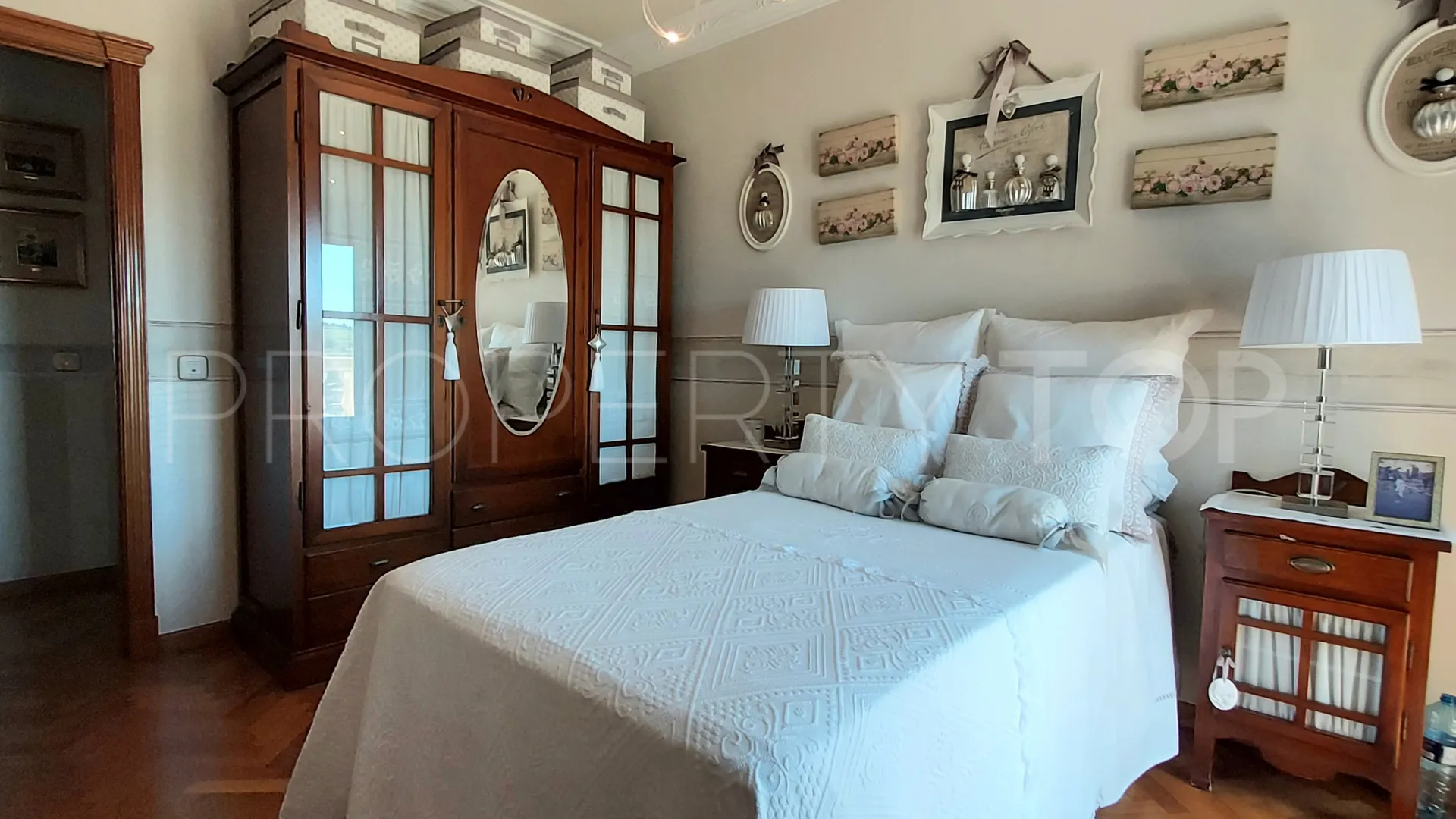 Se vende villa en Benimarco de 7 dormitorios