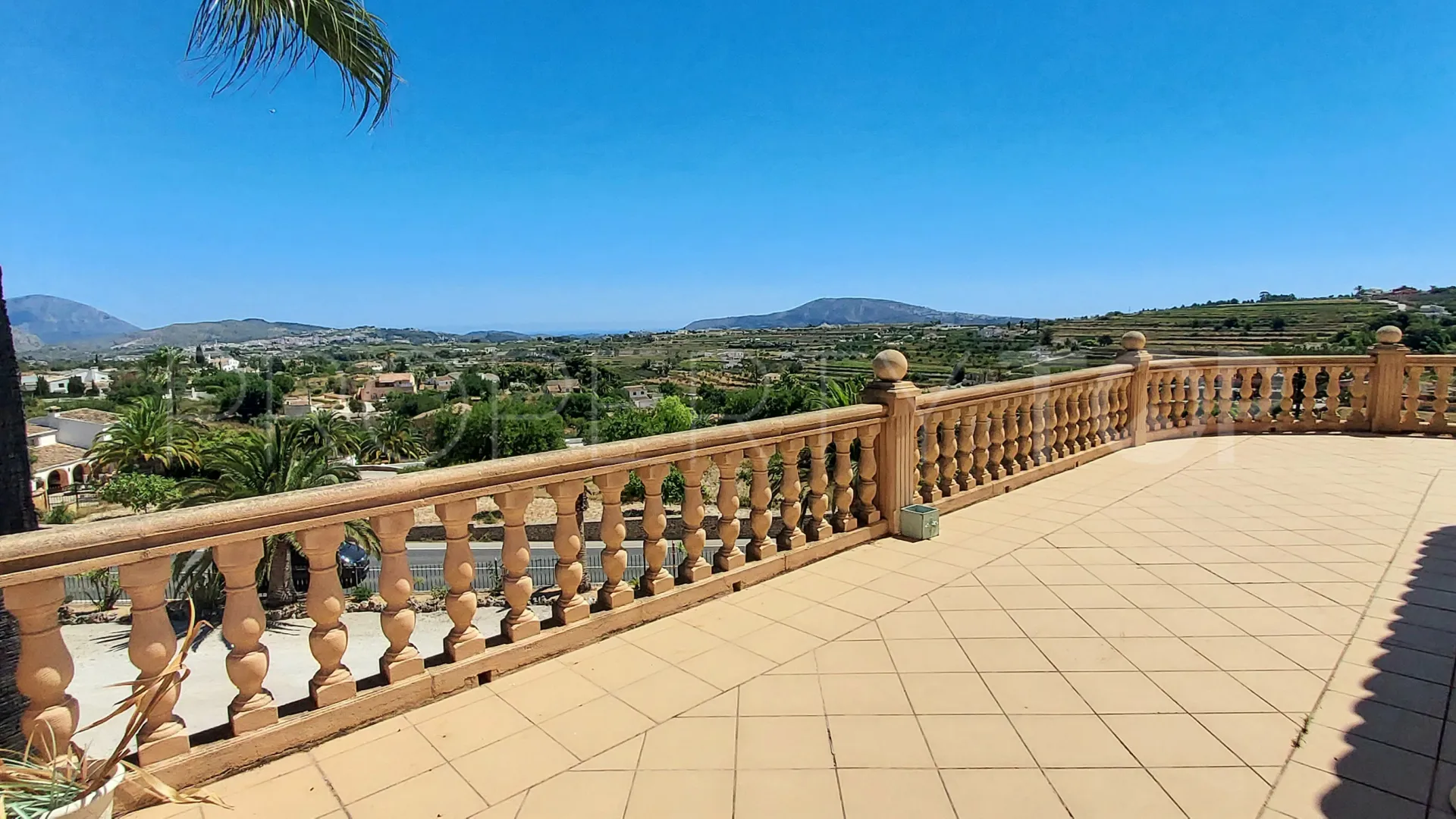 Se vende villa en Benimarco de 7 dormitorios
