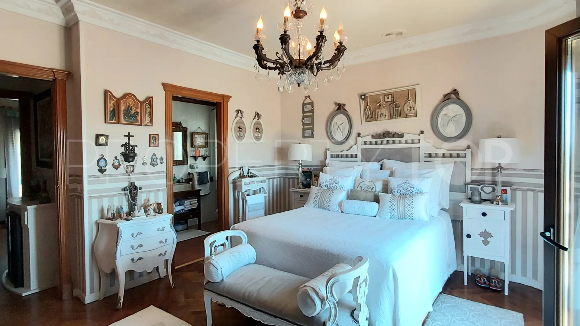 Se vende villa en Benimarco de 7 dormitorios