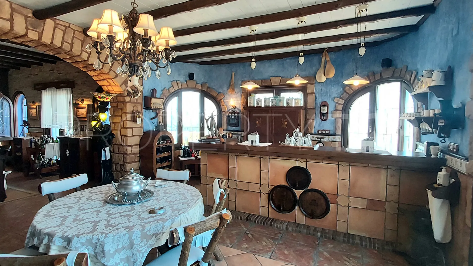 Se vende villa en Benimarco de 7 dormitorios
