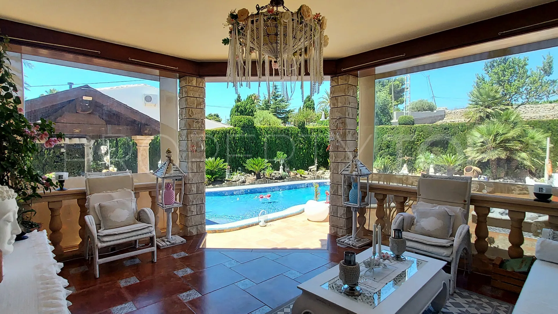 Se vende villa en Benimarco de 7 dormitorios
