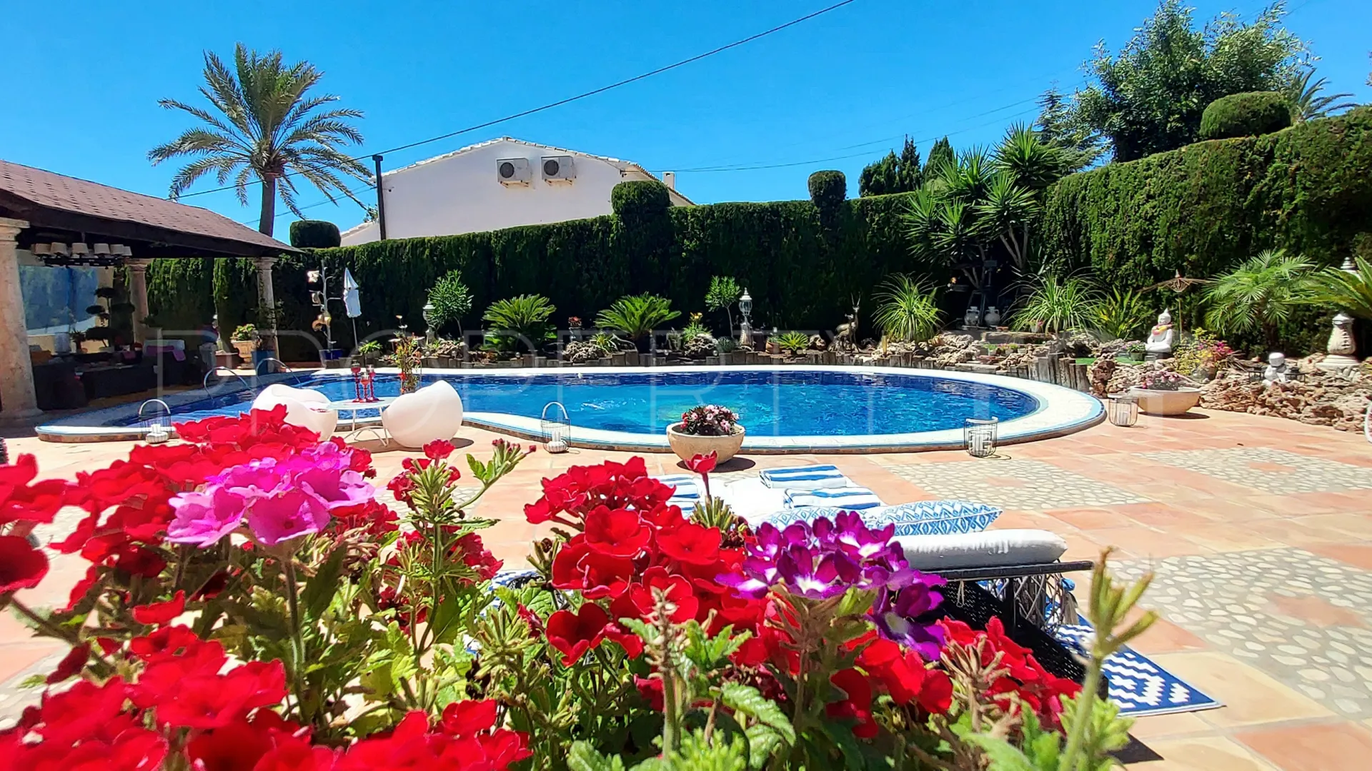 Se vende villa en Benimarco de 7 dormitorios