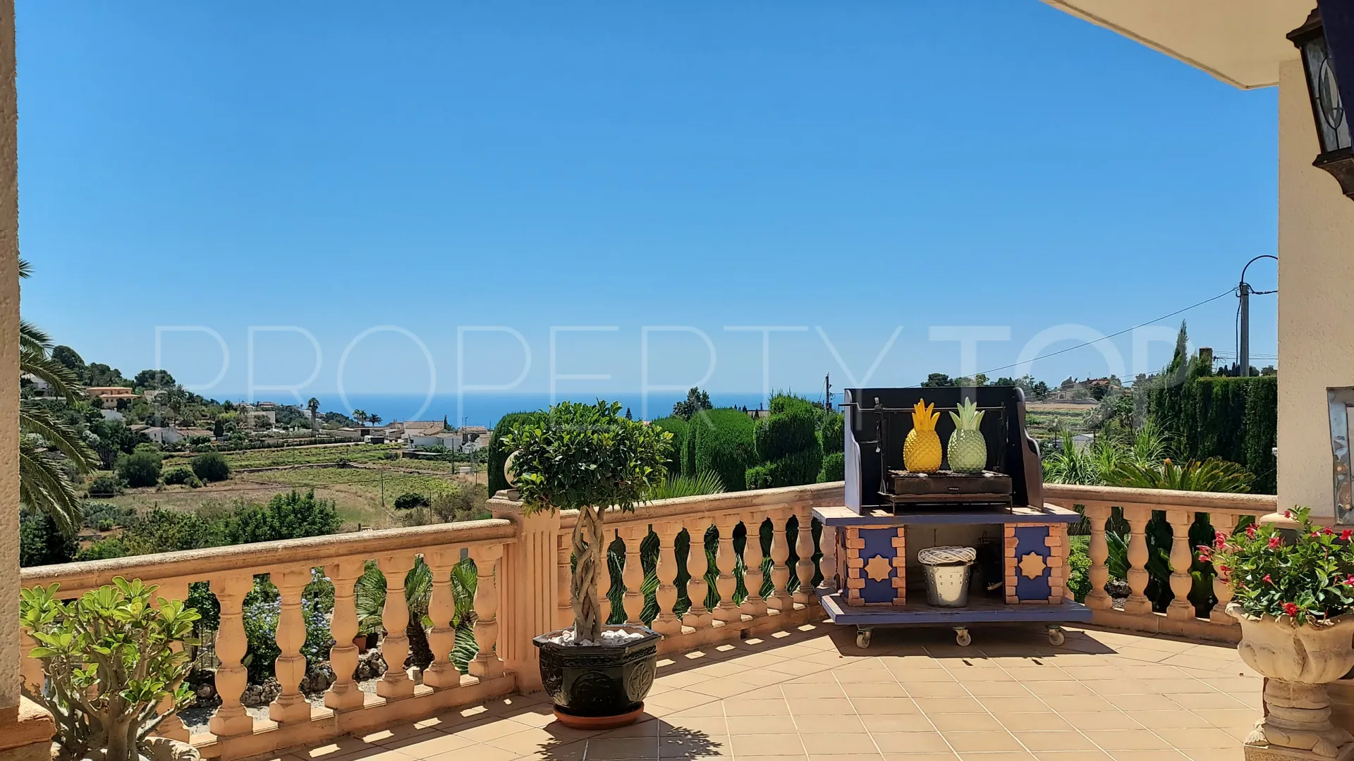 Se vende villa en Benimarco de 7 dormitorios