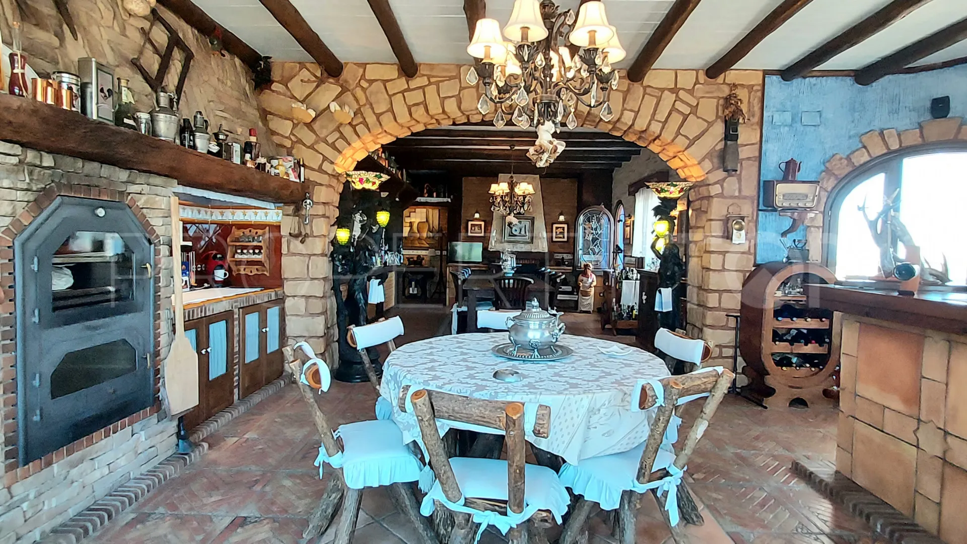 Se vende villa en Benimarco de 7 dormitorios