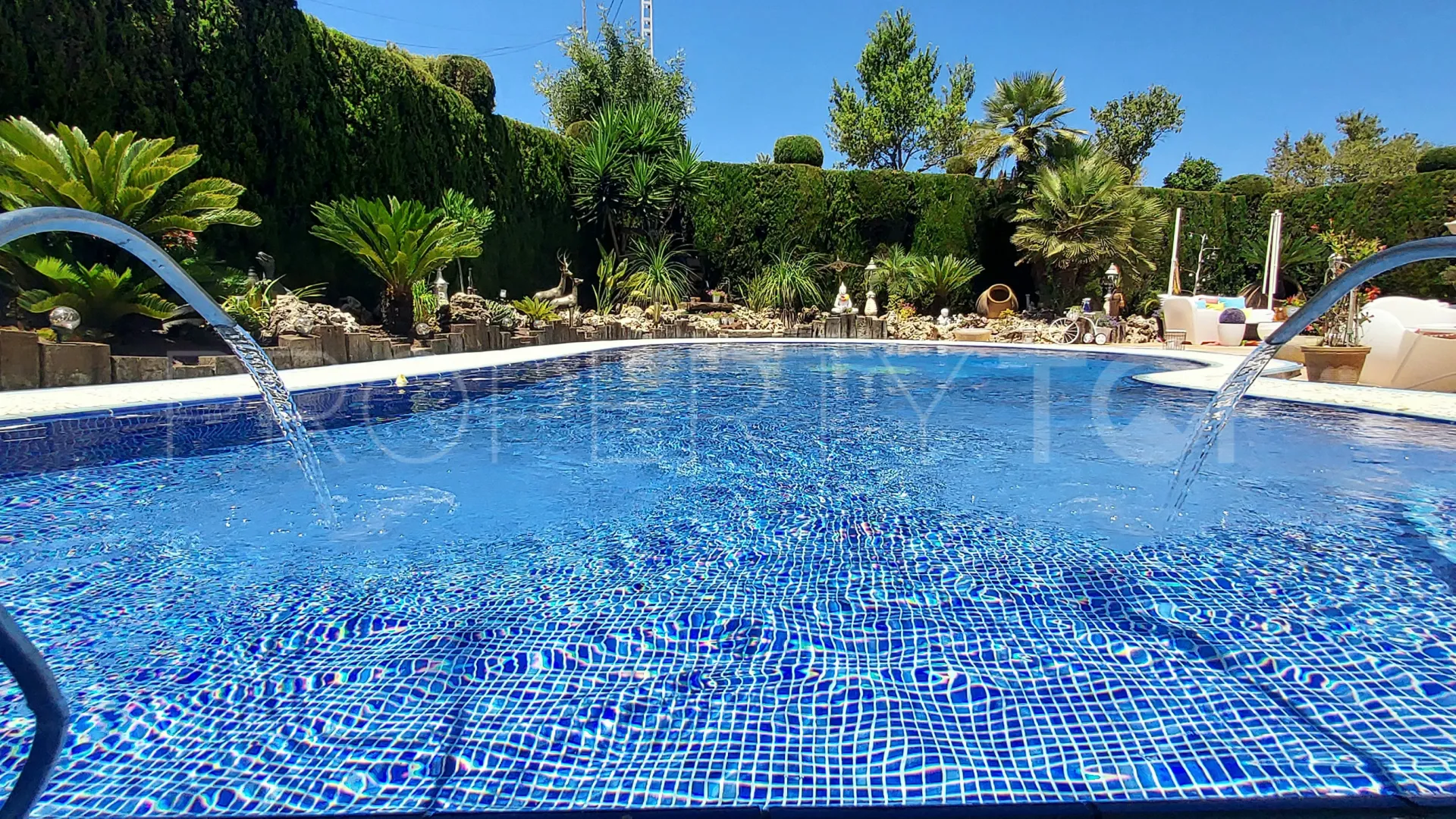 Se vende villa en Benimarco de 7 dormitorios