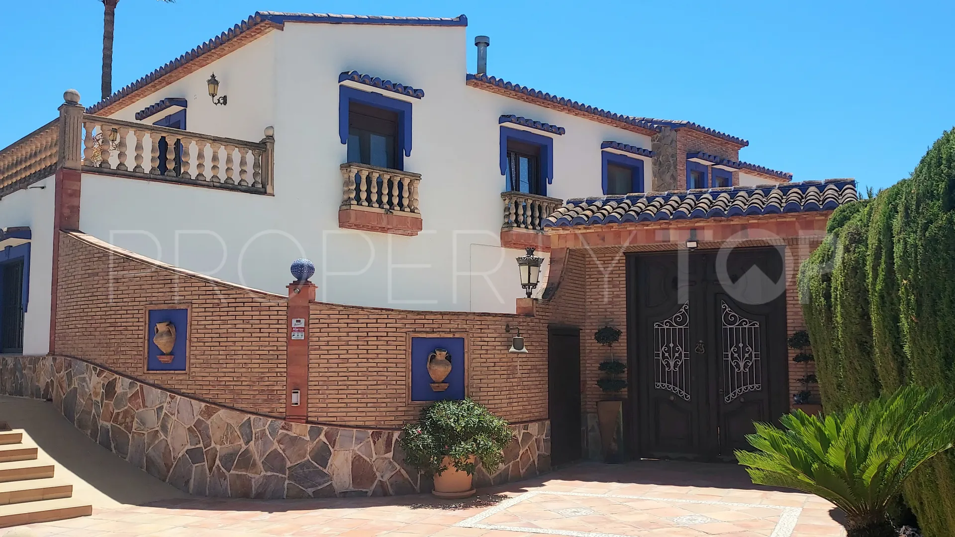 Se vende villa en Benimarco de 7 dormitorios