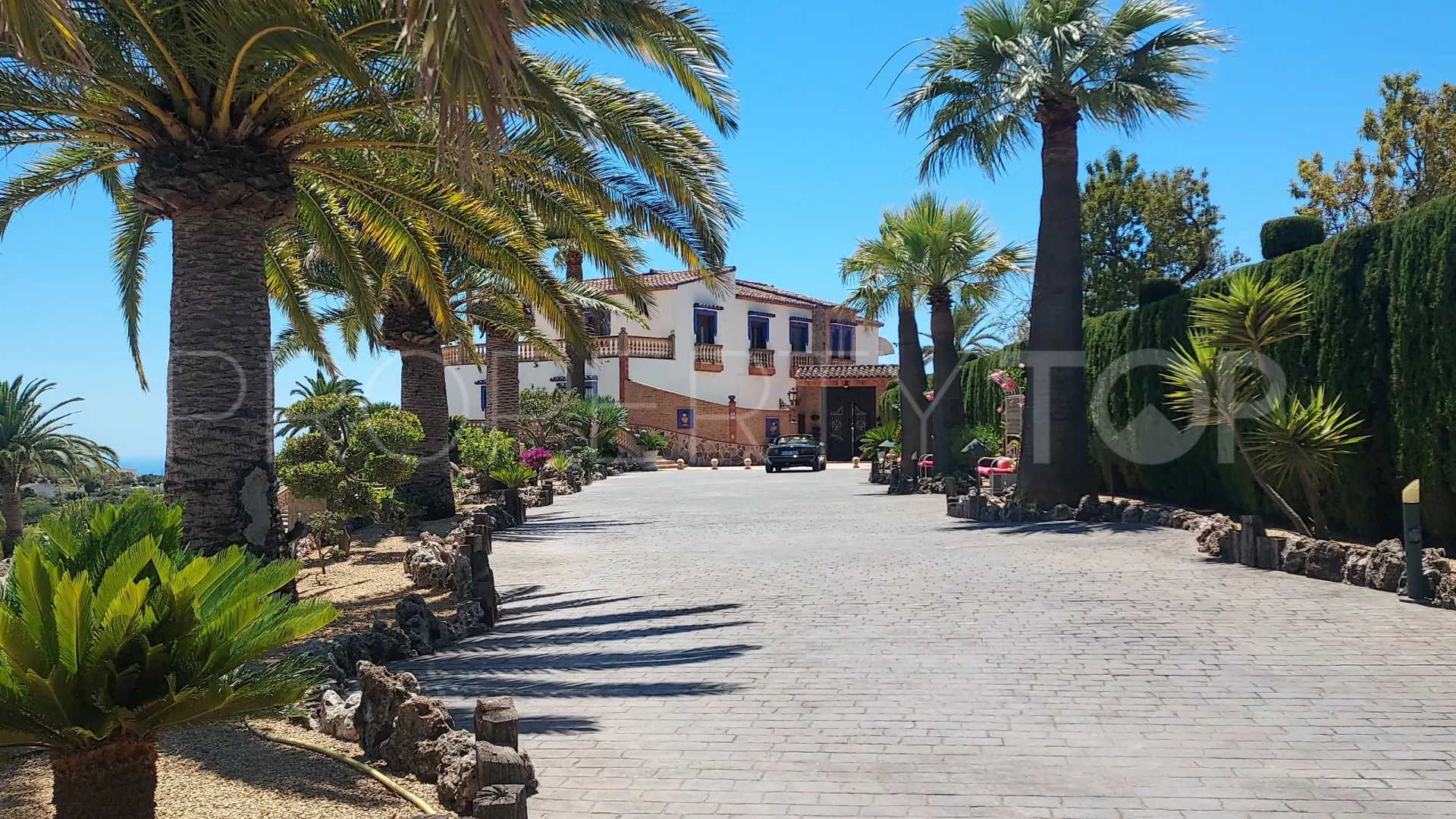 Se vende villa en Benimarco de 7 dormitorios