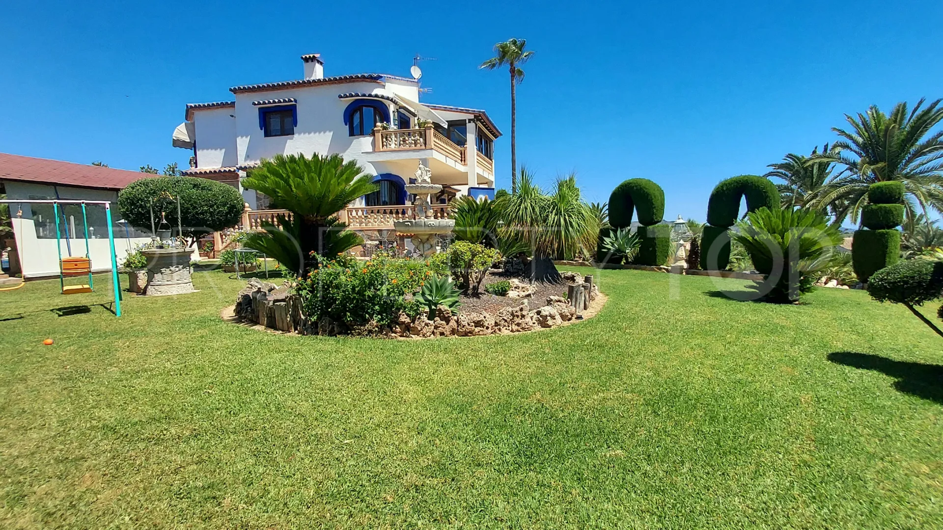 Se vende villa en Benimarco de 7 dormitorios