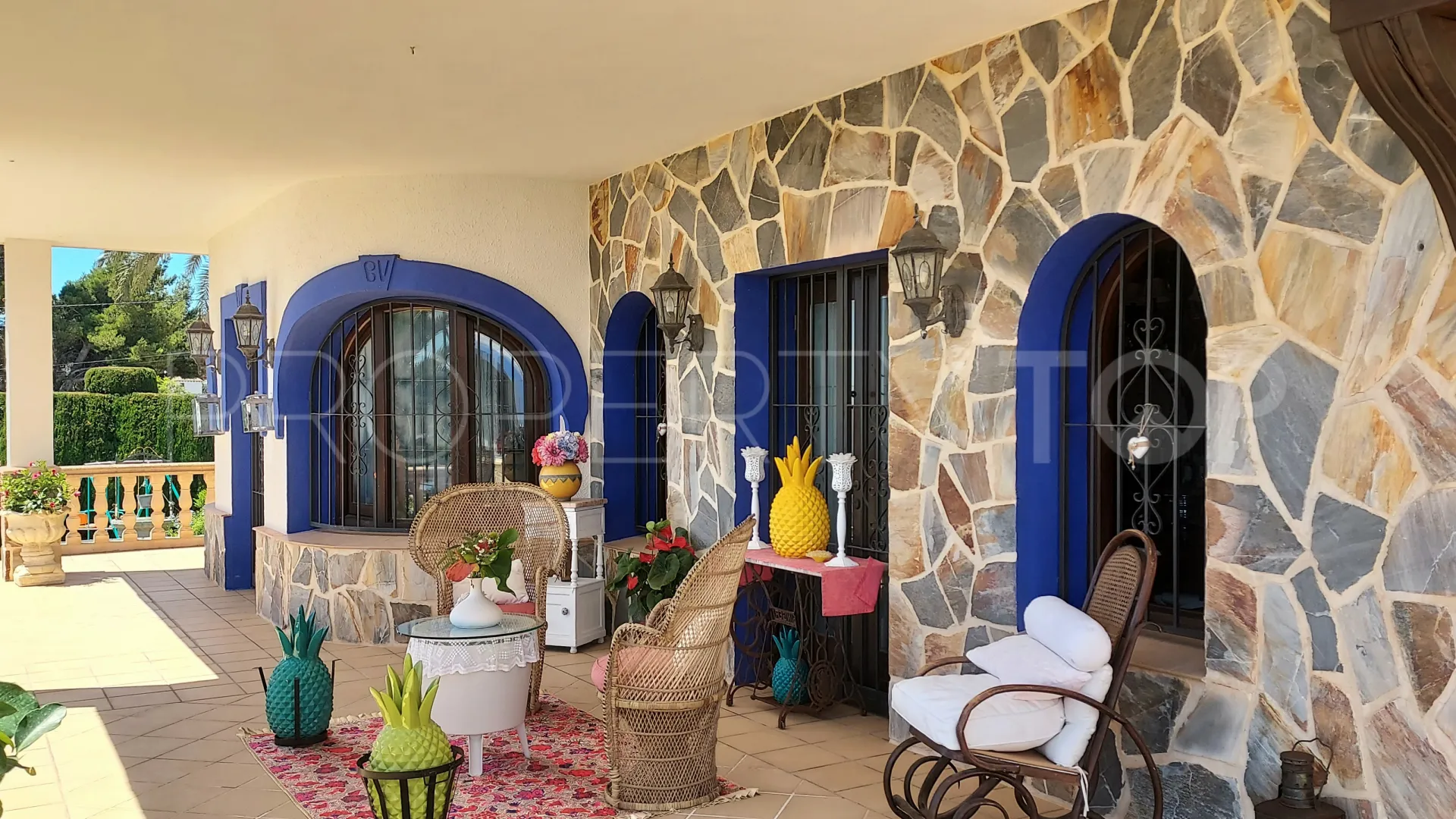 Se vende villa en Benimarco de 7 dormitorios