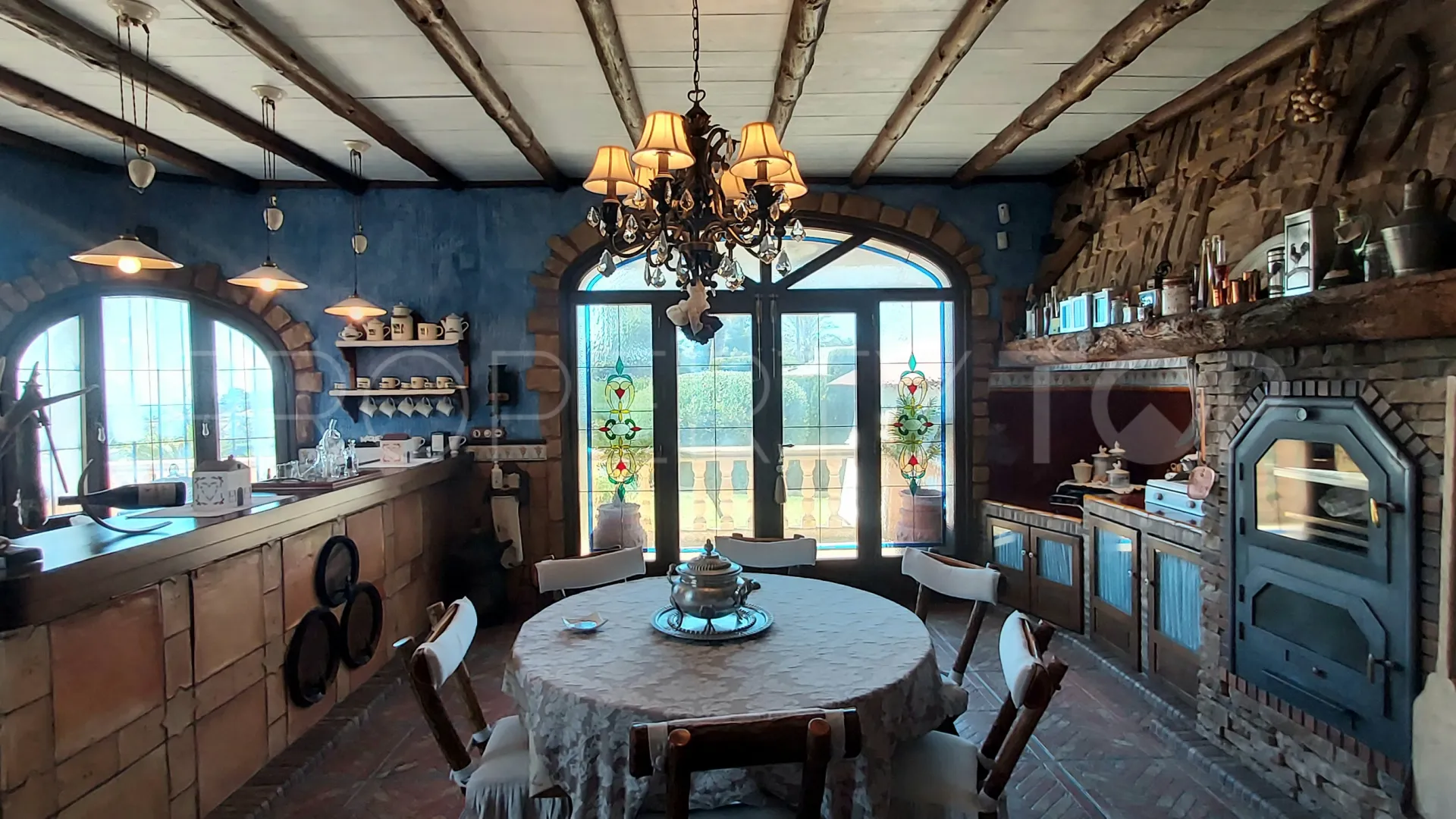 Se vende villa en Benimarco de 7 dormitorios