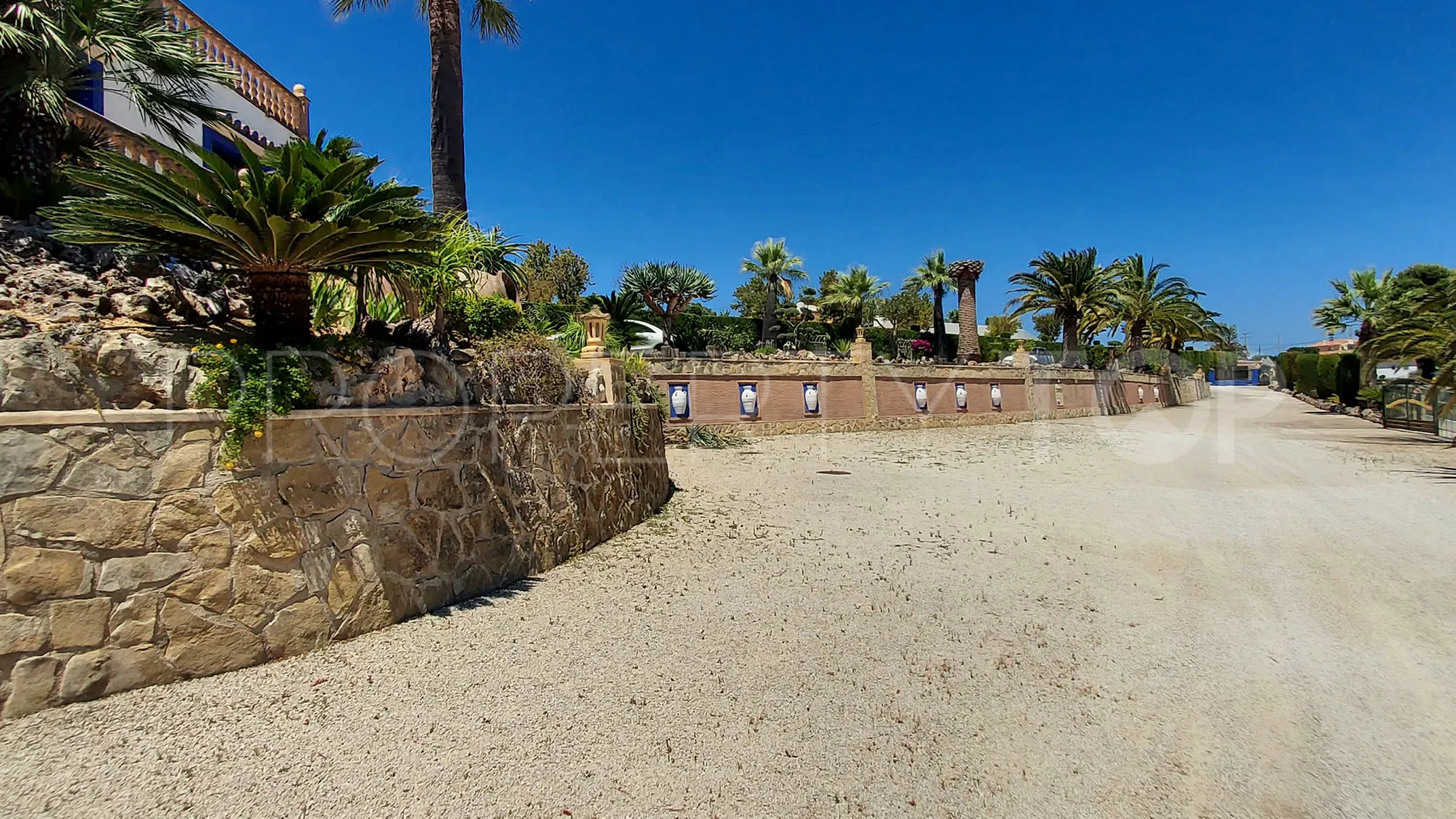 Se vende villa en Benimarco de 7 dormitorios