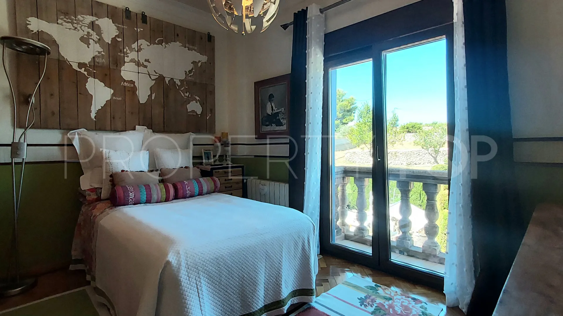 Se vende villa en Benimarco de 7 dormitorios