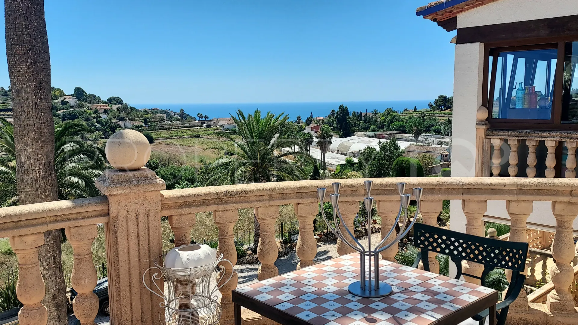 Se vende villa en Benimarco de 7 dormitorios