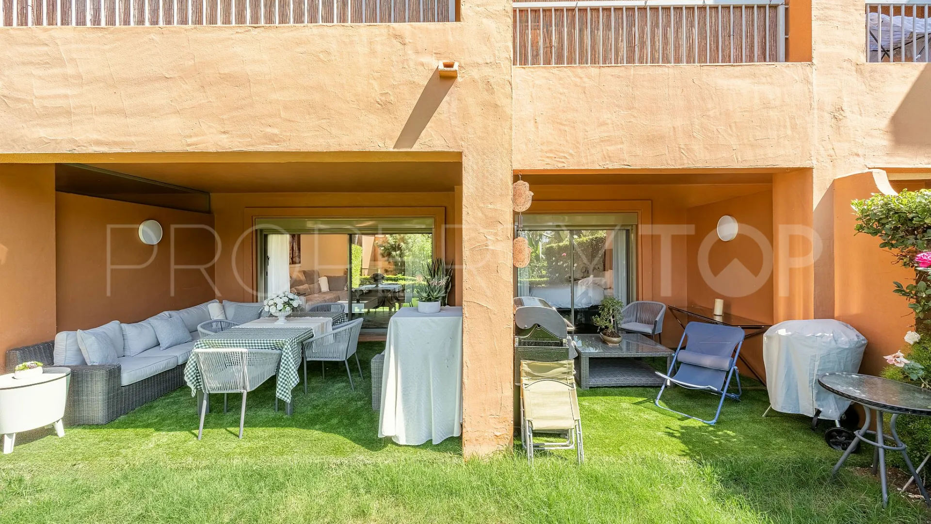 Benatalaya, apartamento planta baja en venta con 2 dormitorios