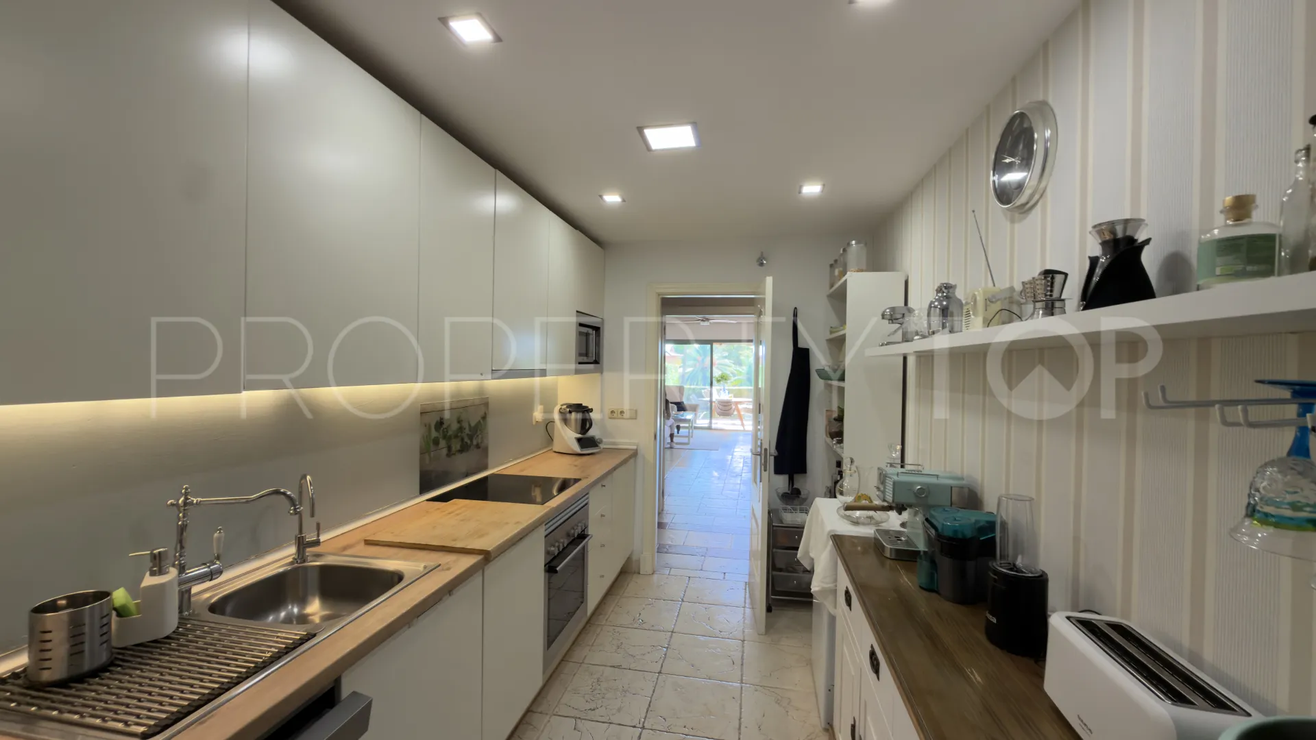 For sale ground floor apartment in Atalaya with 2 bedrooms