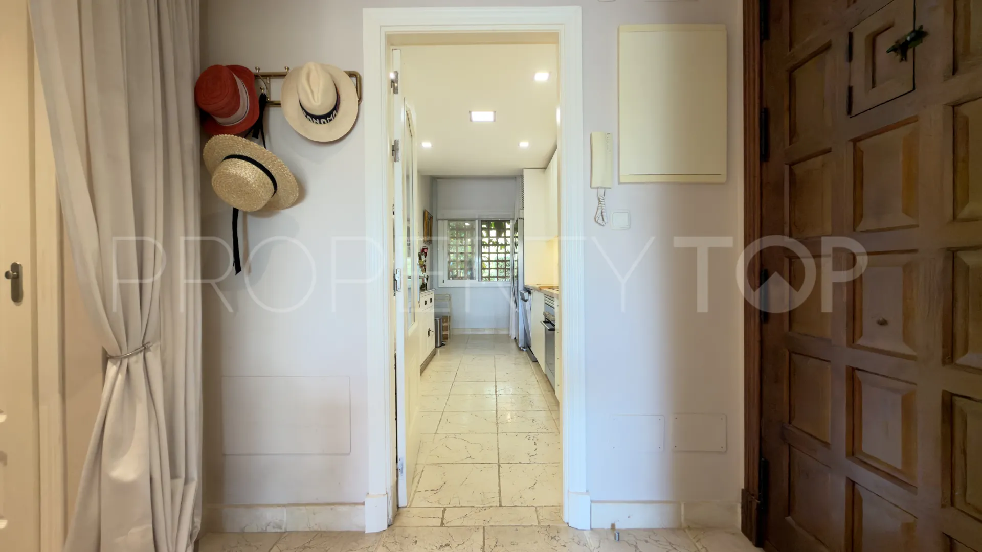 For sale ground floor apartment in Atalaya with 2 bedrooms