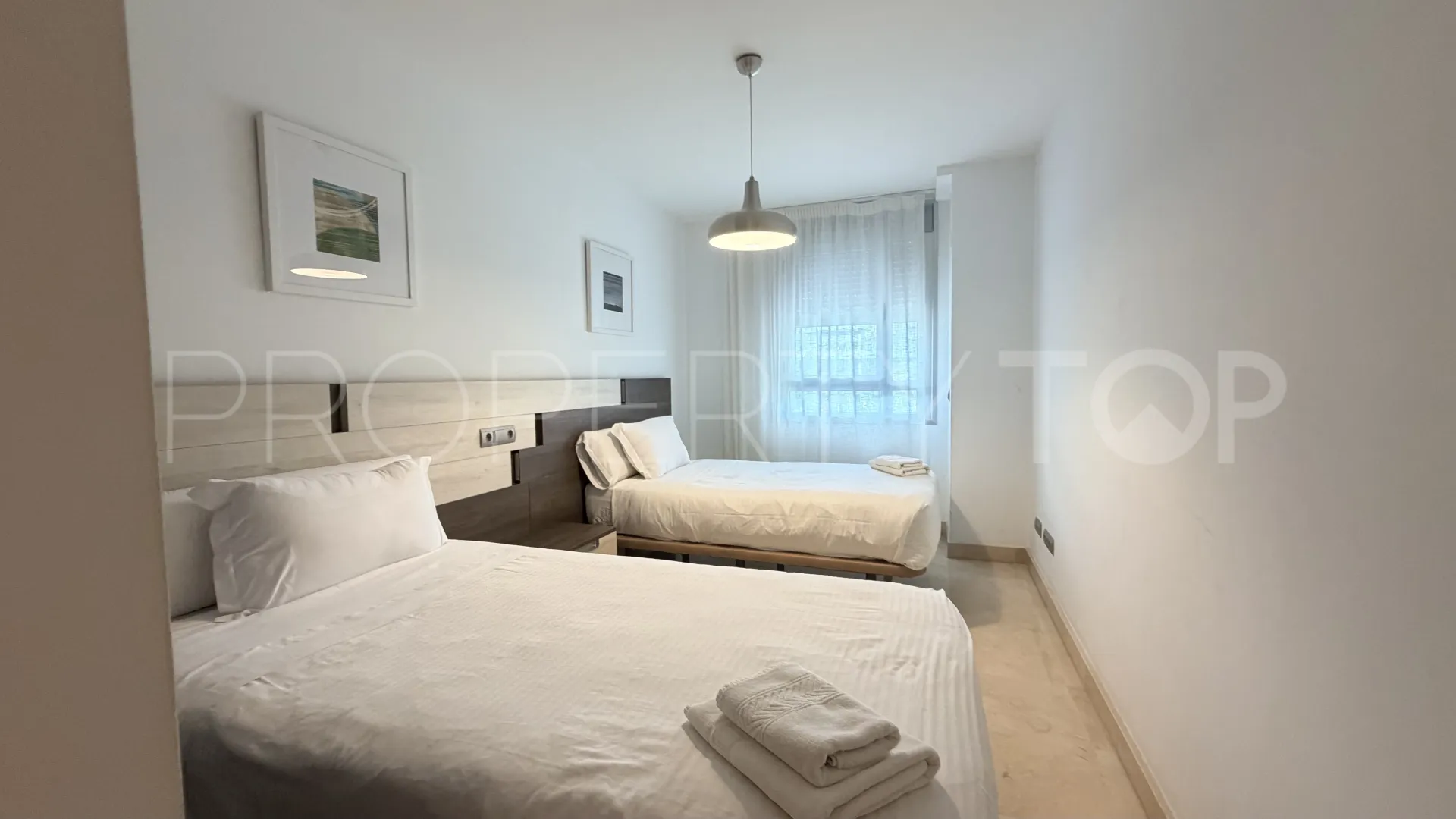 Buy apartment with 3 bedrooms in San Pedro Playa