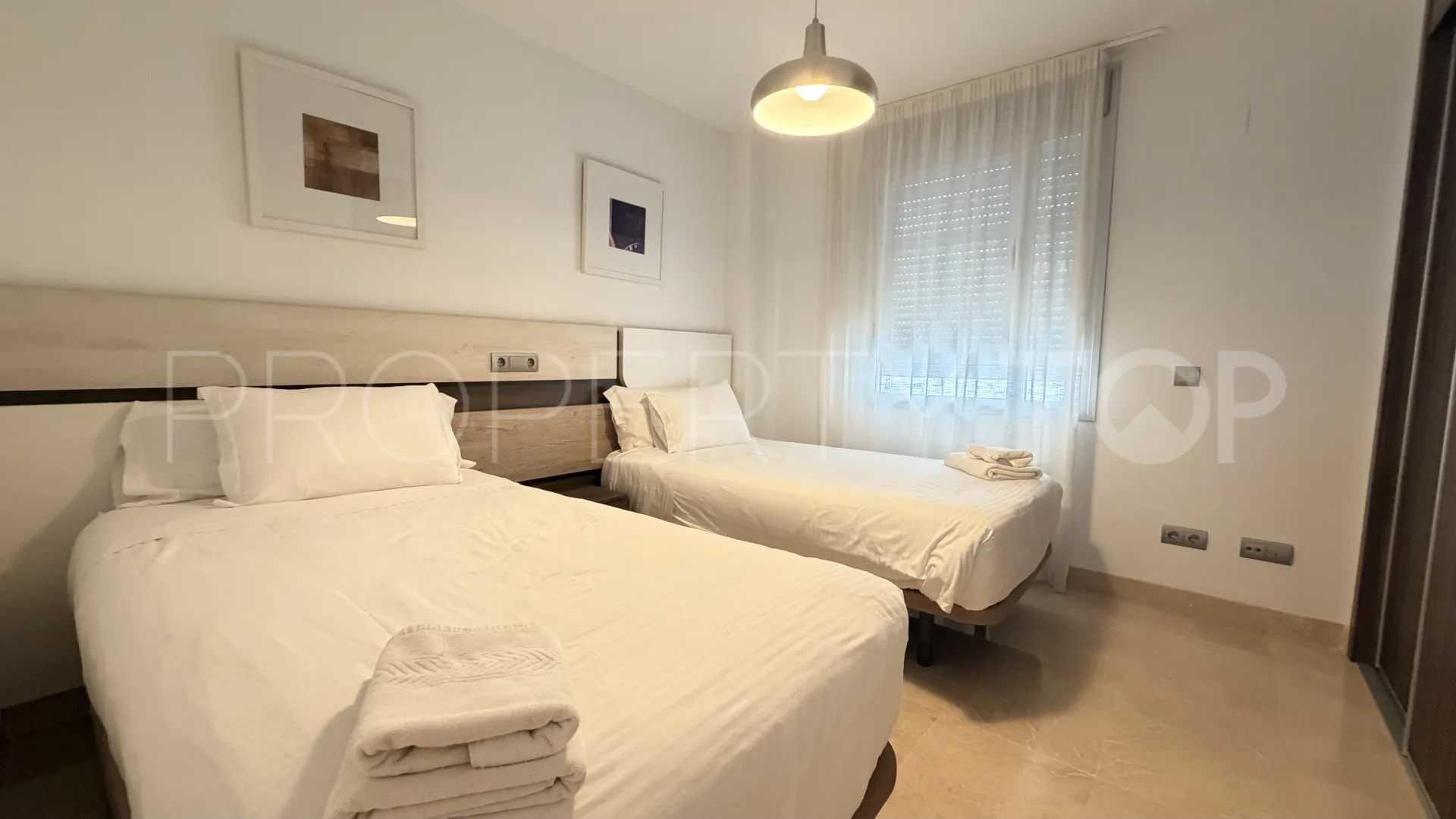 Buy apartment with 3 bedrooms in San Pedro Playa