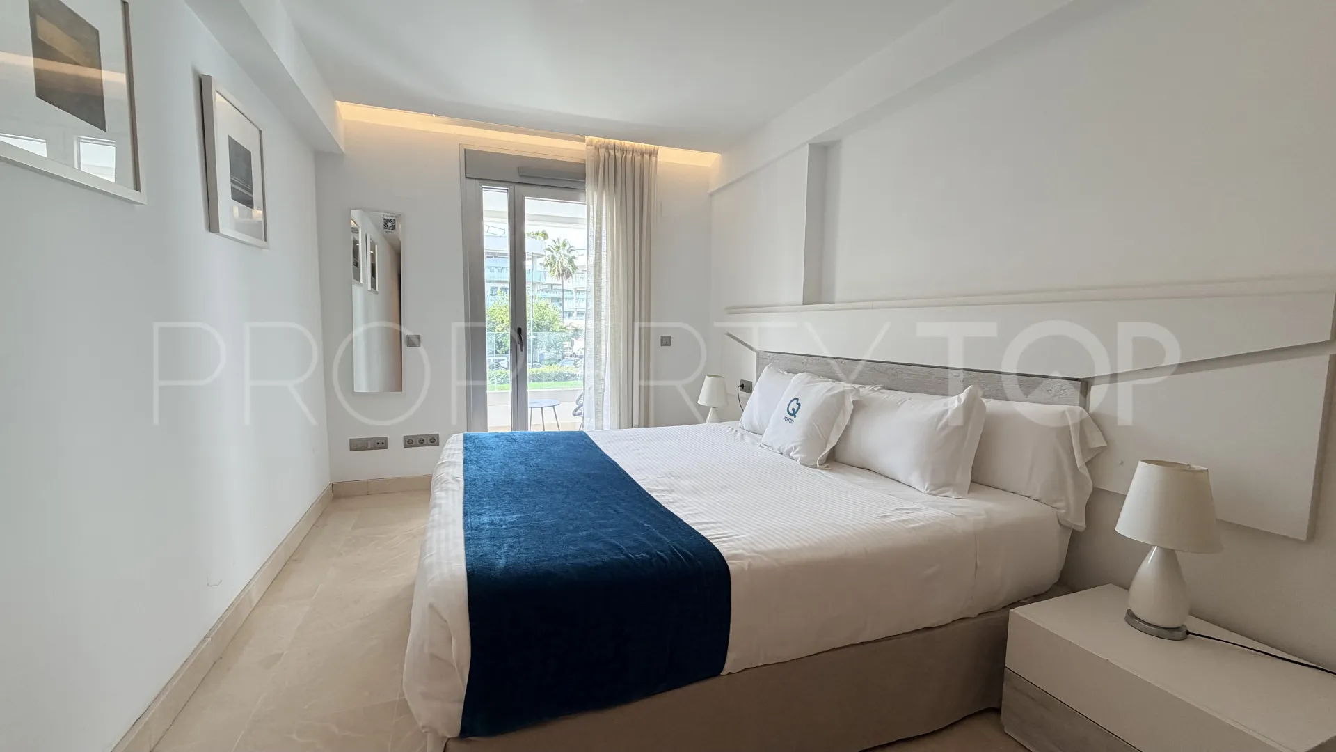 Buy apartment with 3 bedrooms in San Pedro Playa