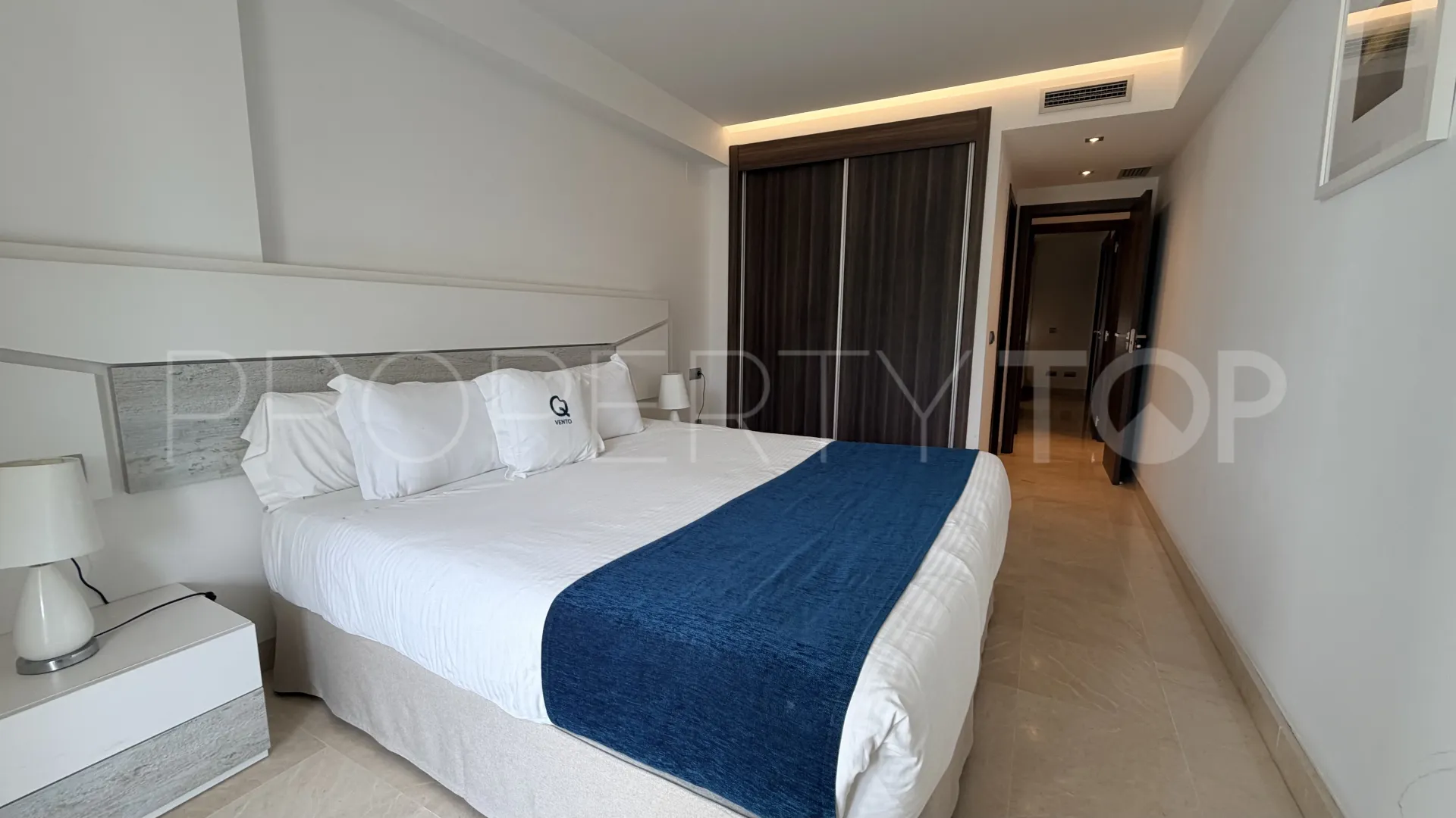 Buy apartment with 3 bedrooms in San Pedro Playa