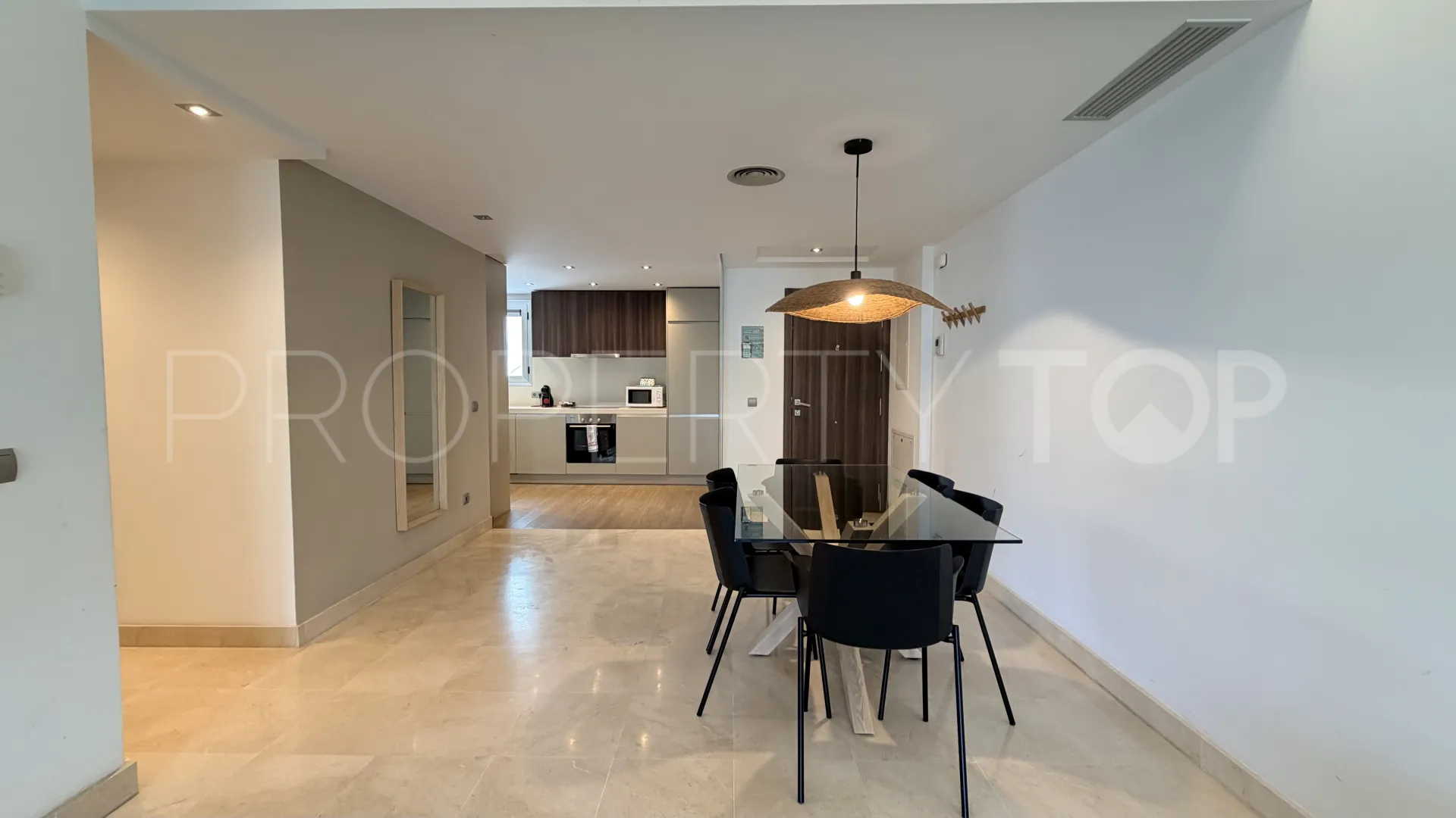 Buy apartment with 3 bedrooms in San Pedro Playa