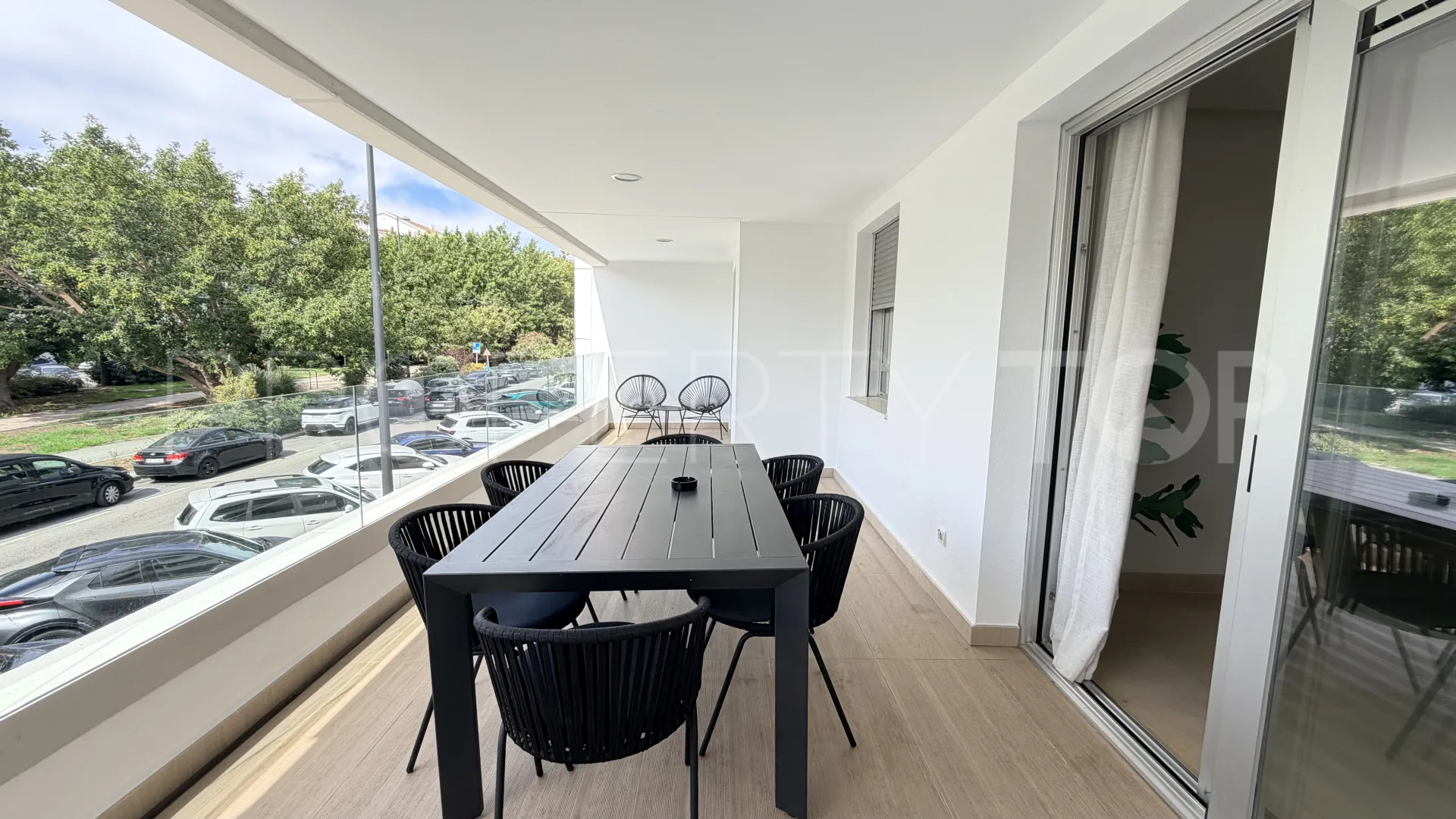 Buy apartment with 3 bedrooms in San Pedro Playa