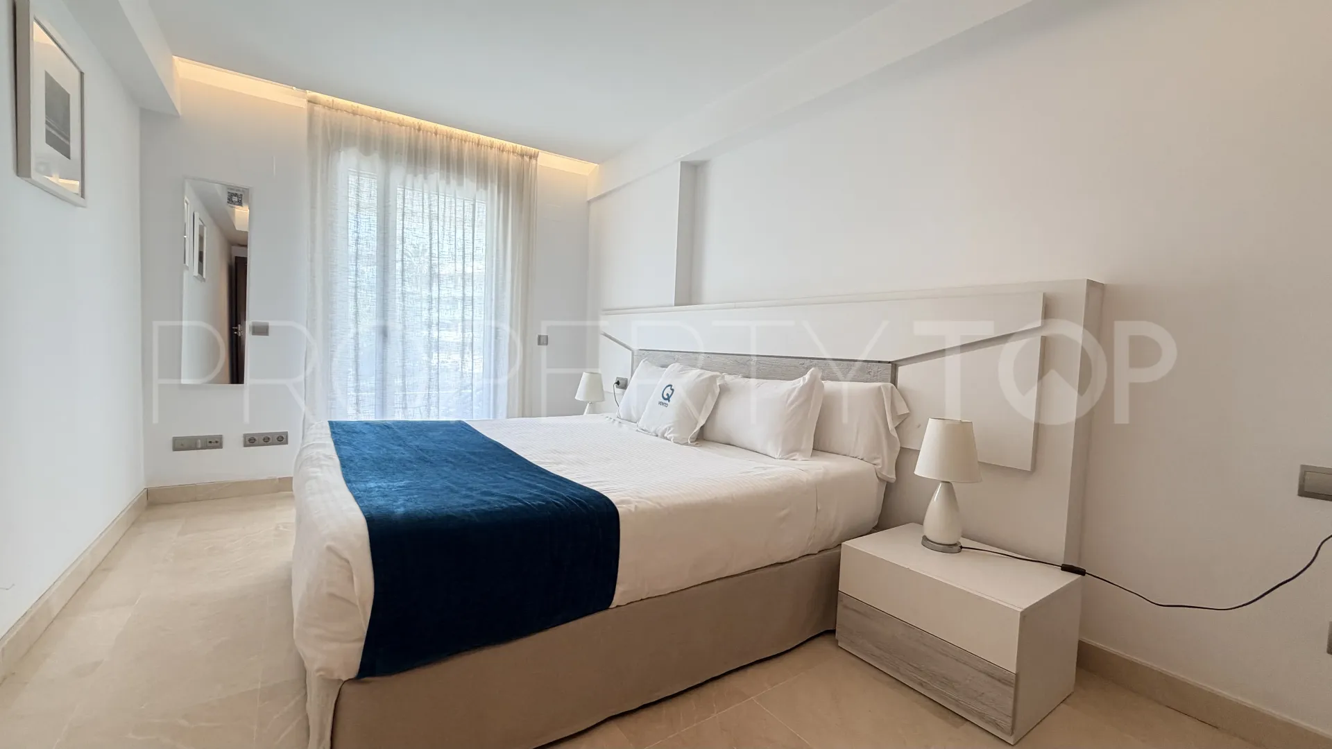Buy apartment with 3 bedrooms in San Pedro Playa
