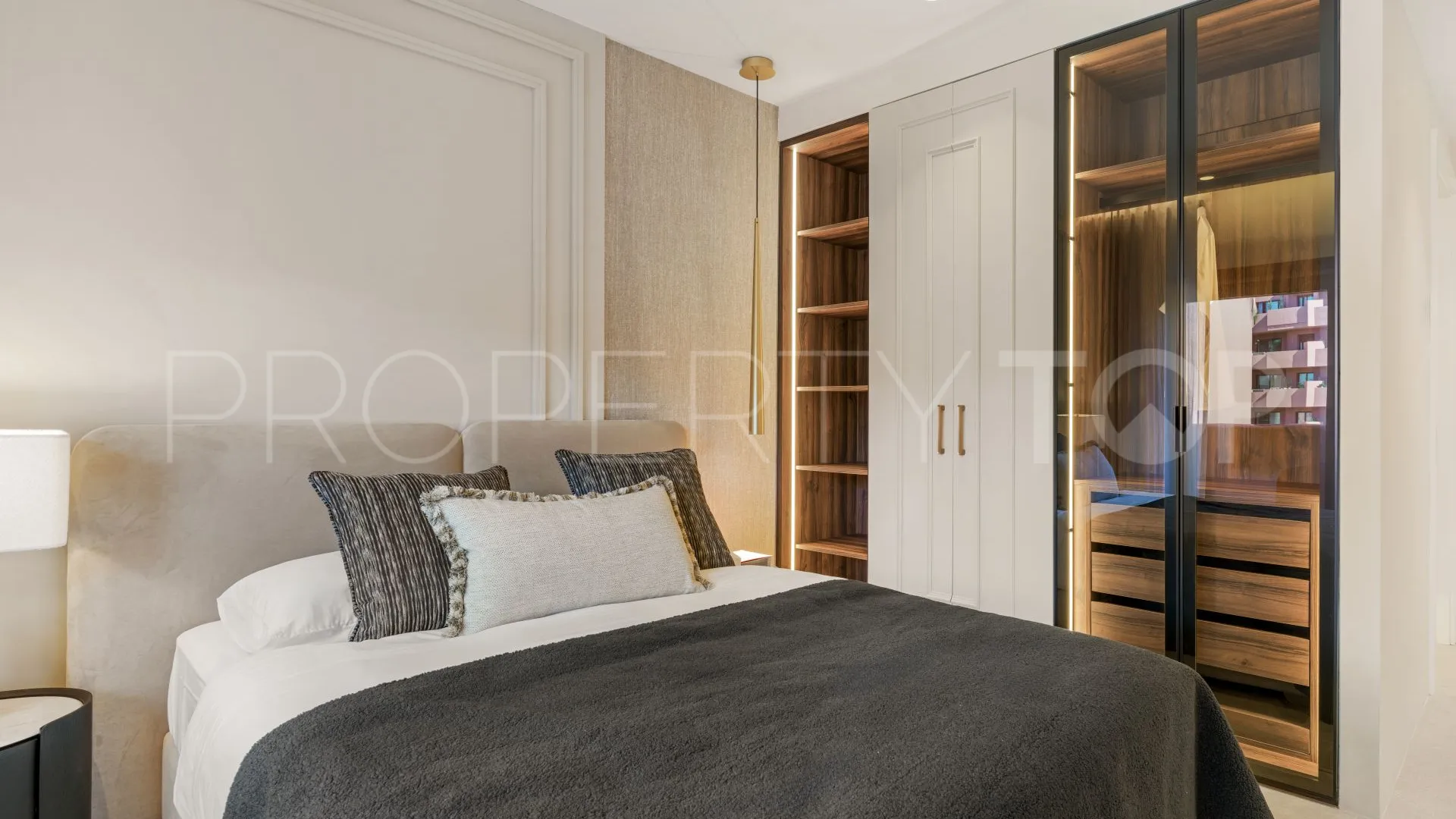 For sale penthouse in Torre Bermeja