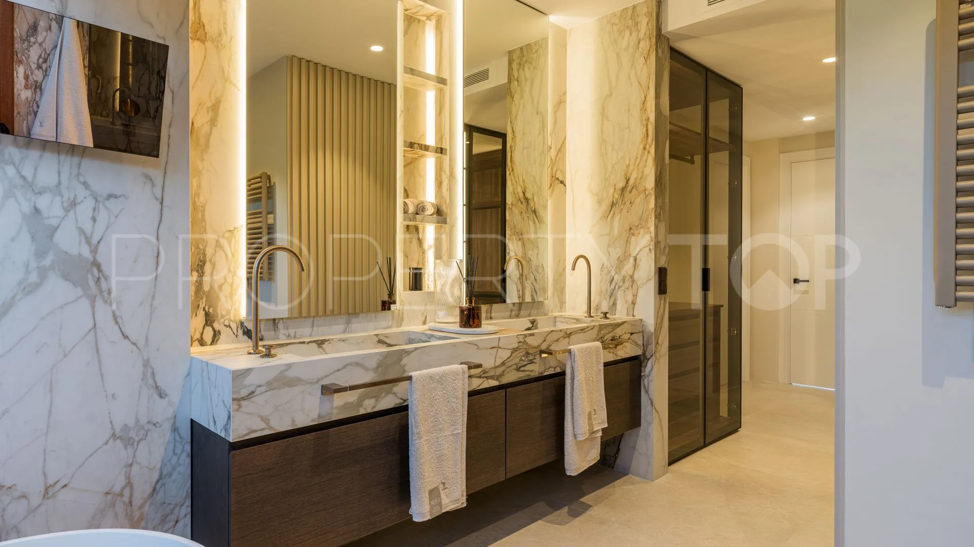 For sale penthouse in Torre Bermeja